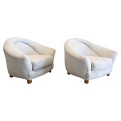 Paire de fauteuils de salon vintage des années 1950, de style français, en peluche ivoire, d'inspiration Royère
