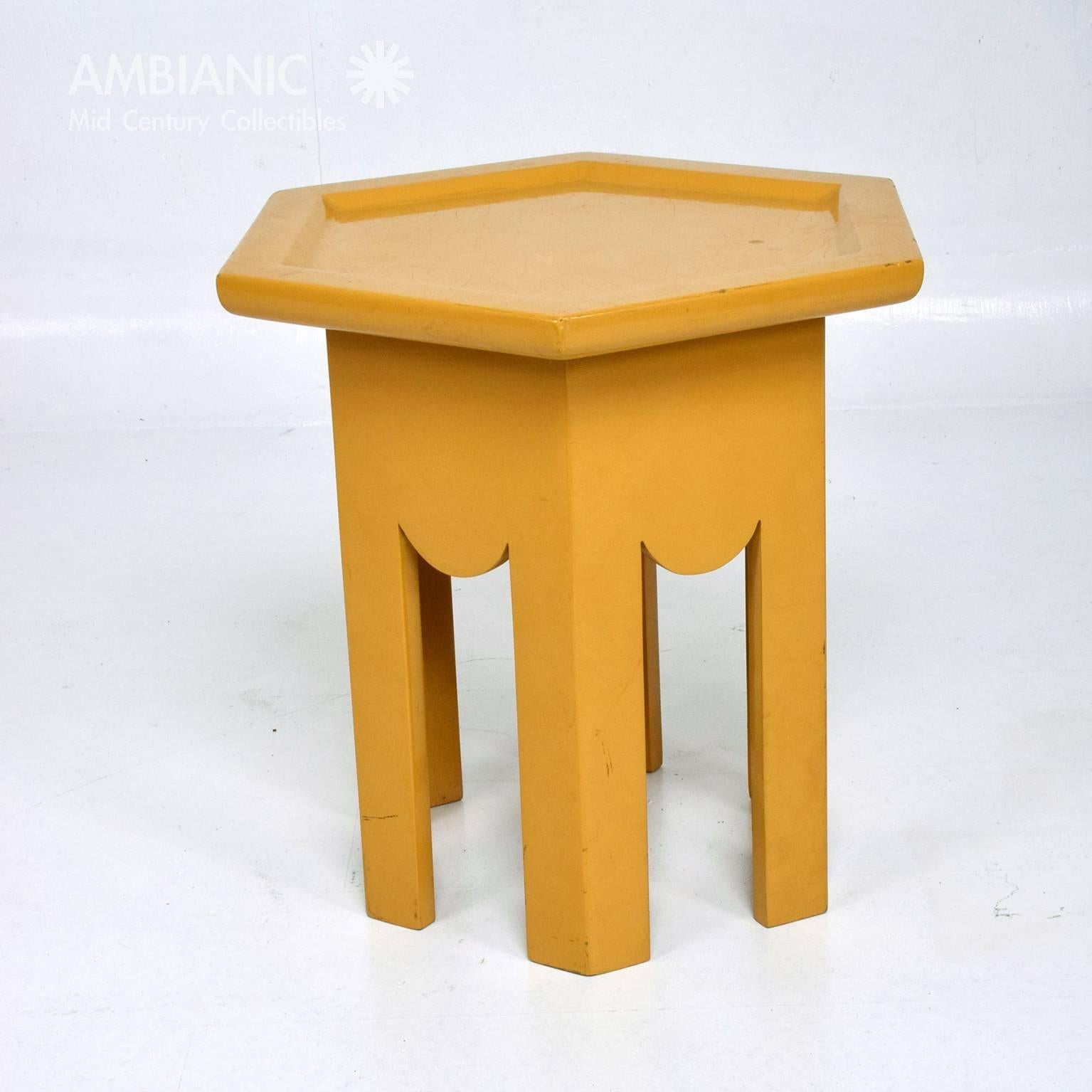 Occasional Side Hexagon Table in Yellow Lacquer Finish In Good Condition In Chula Vista, CA