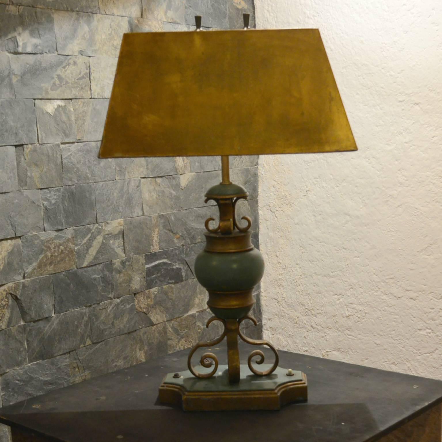 Mid-20th Century Hollywood Regency Table Lamp