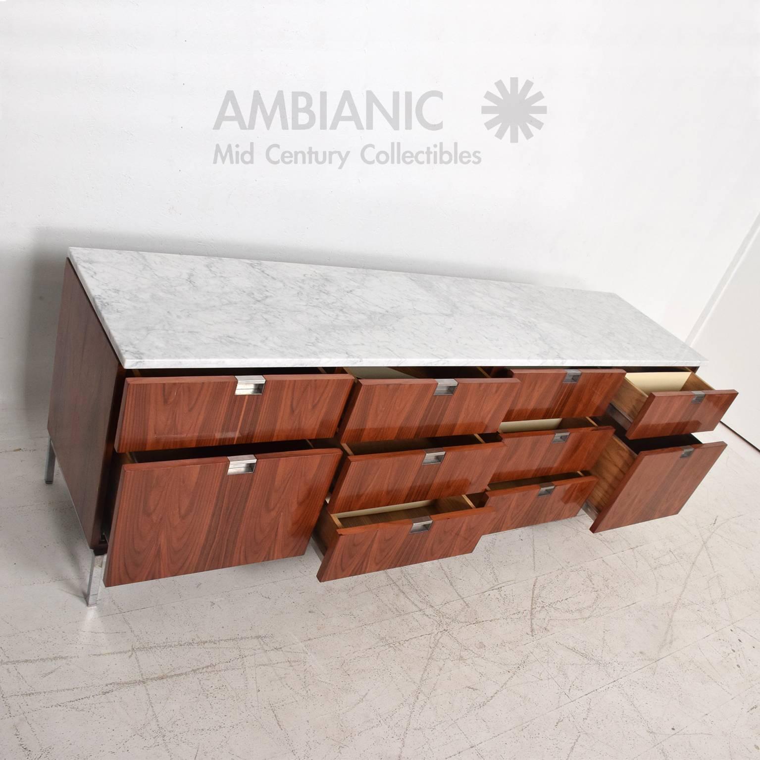 Mid-20th Century Florence Knoll Rosewood and Marble-Top Credenza, Mid-Century Modern