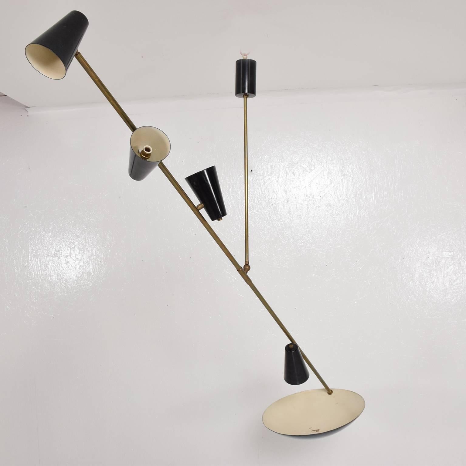 Mid-Century Modern Mobile Hanging Chandelier in the style of Stilnovo In Good Condition In Chula Vista, CA