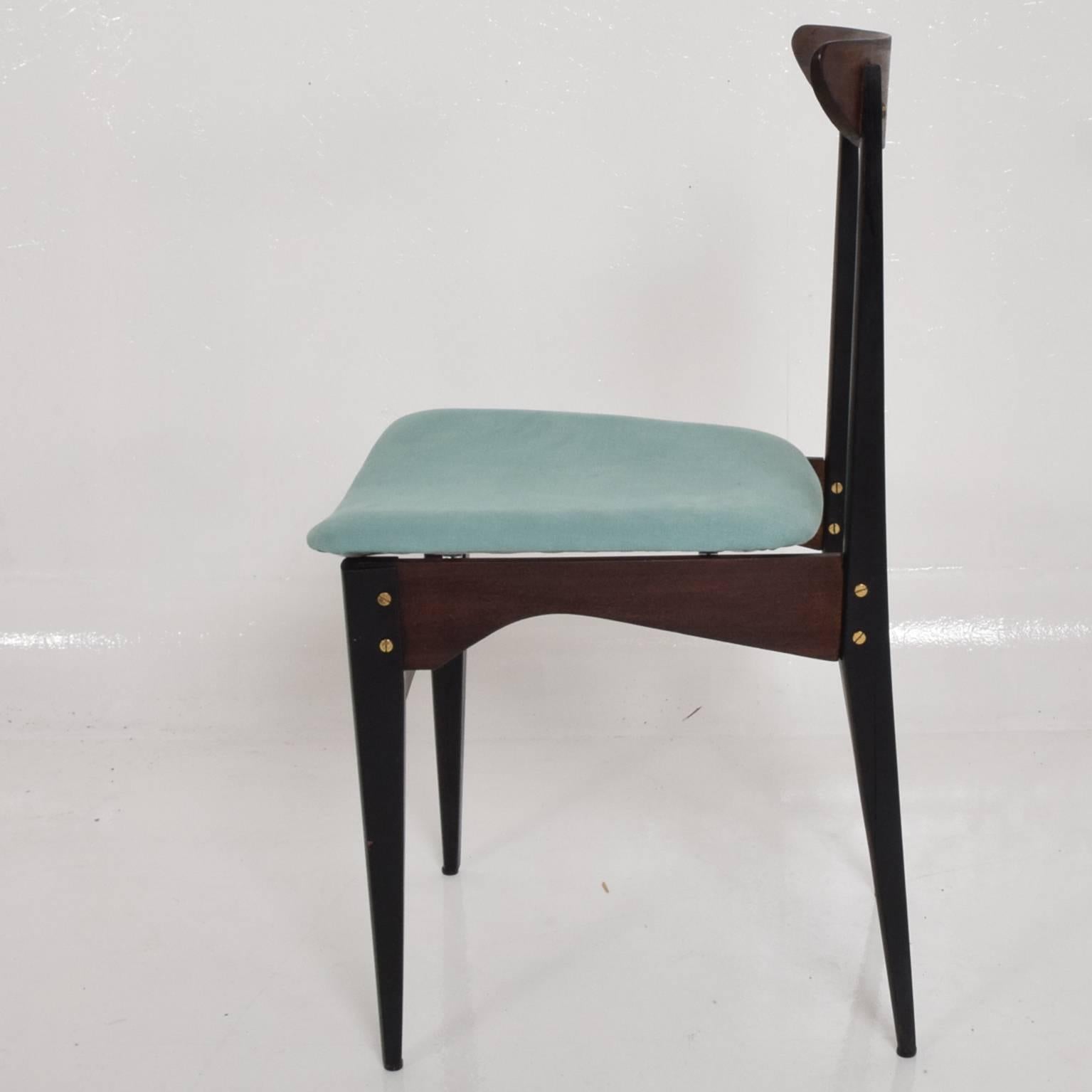 Mid-Century Modern Italian Side Chair in The Style of Gio Ponti 1