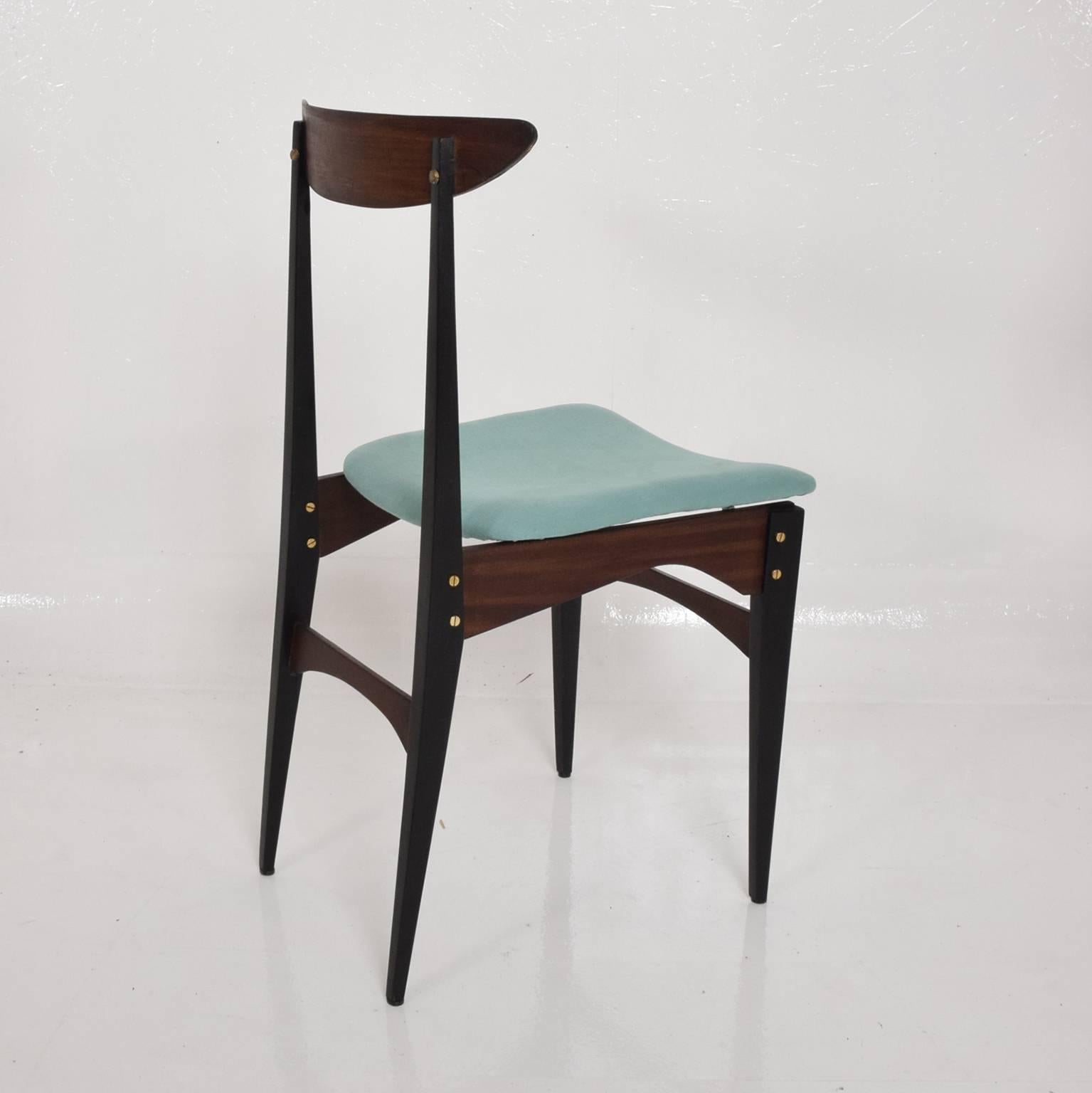 Mid-Century Modern Italian Side Chair in The Style of Gio Ponti In Good Condition In Chula Vista, CA