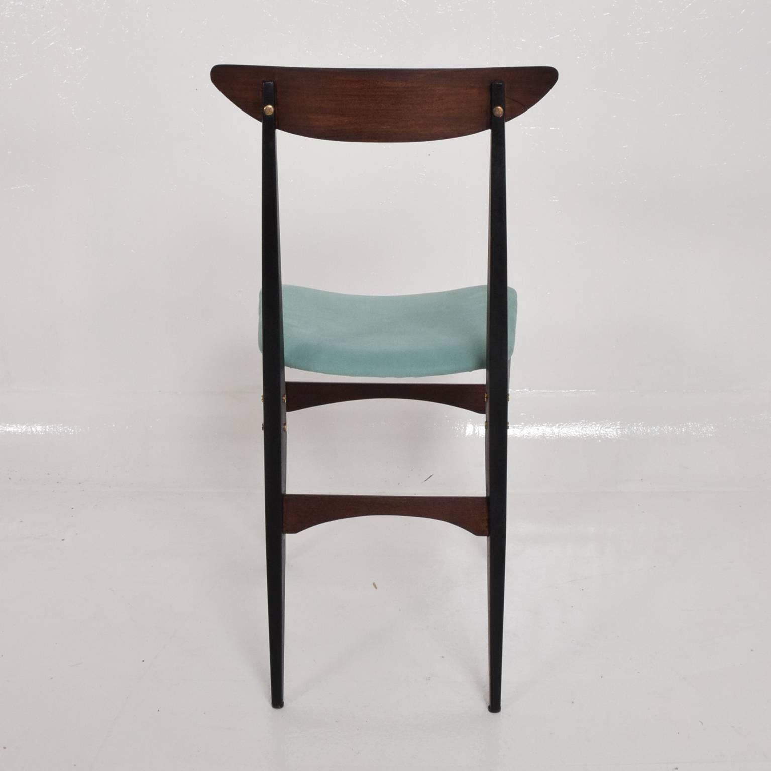 Mid-20th Century Mid-Century Modern Italian Side Chair in The Style of Gio Ponti