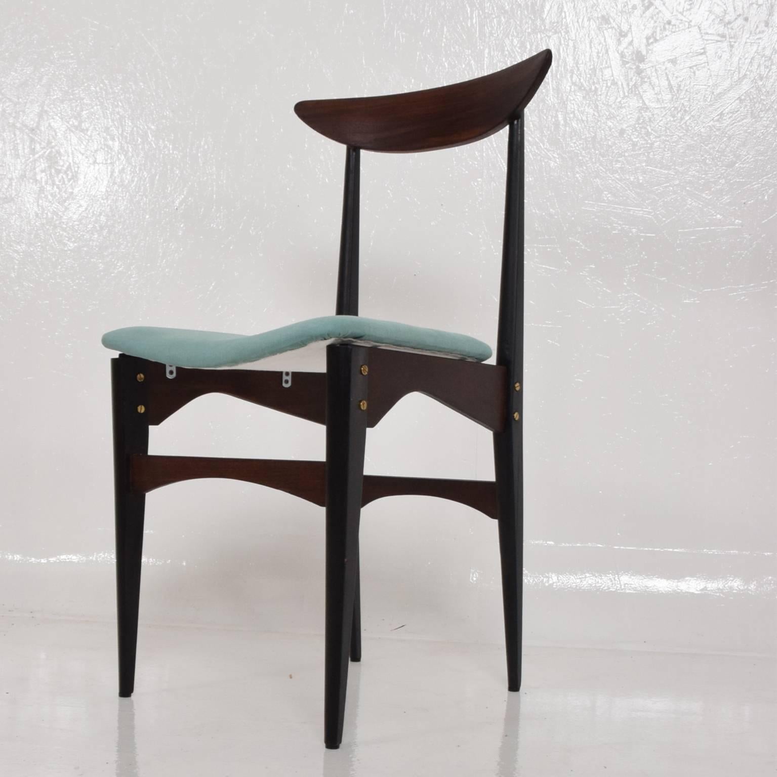 Mid-Century Modern Italian Side Chair in The Style of Gio Ponti 2