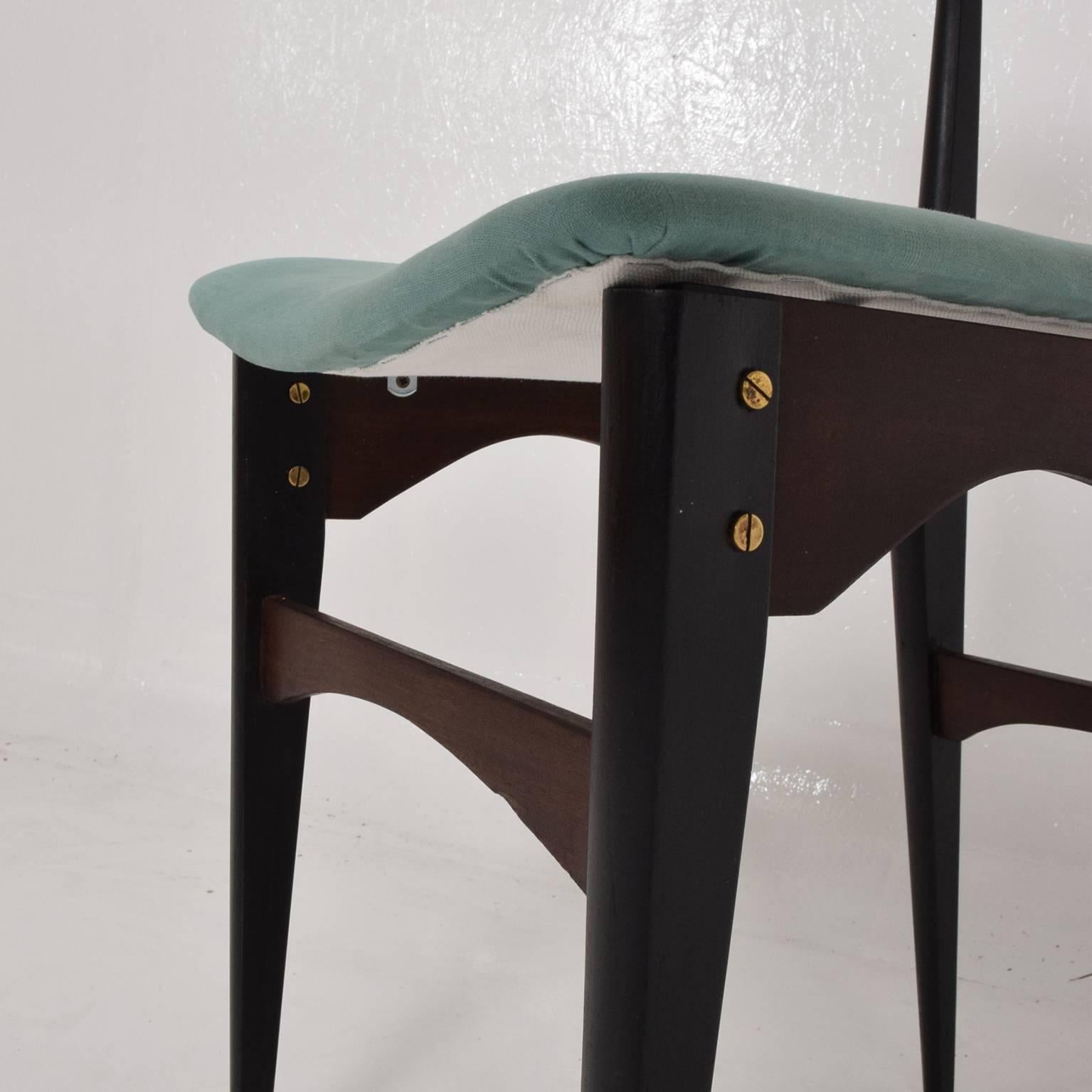 Mid-Century Modern Italian Side Chair in The Style of Gio Ponti 3