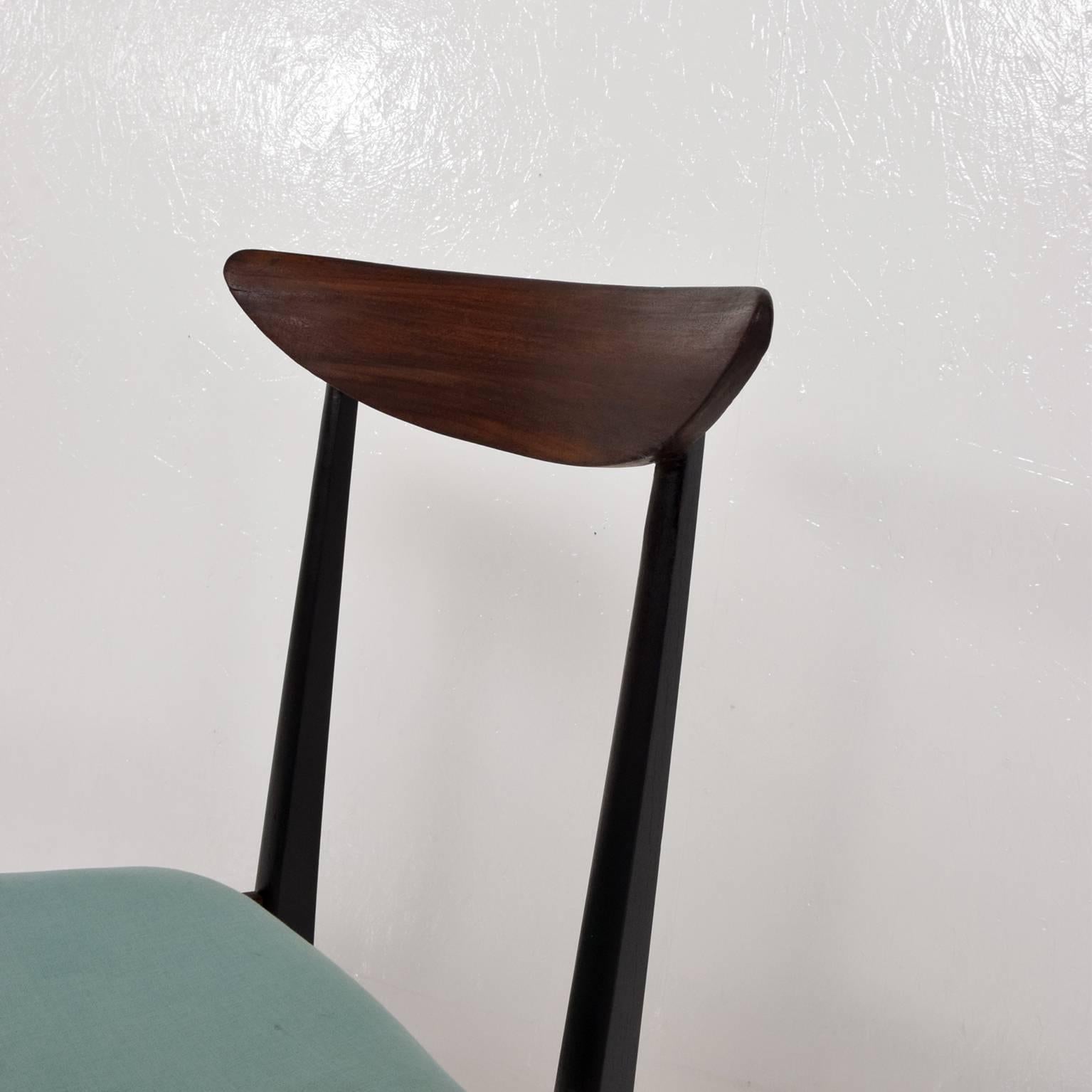 Mid-Century Modern Italian Side Chair in The Style of Gio Ponti 5