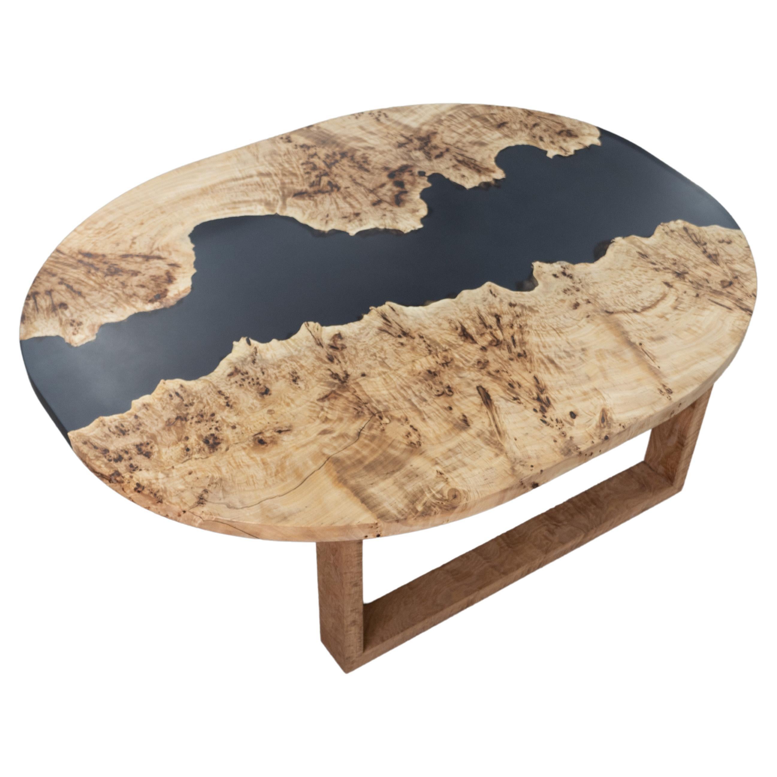 Table basse Midnight River - Bois de coton brossé et résine fumée en vente