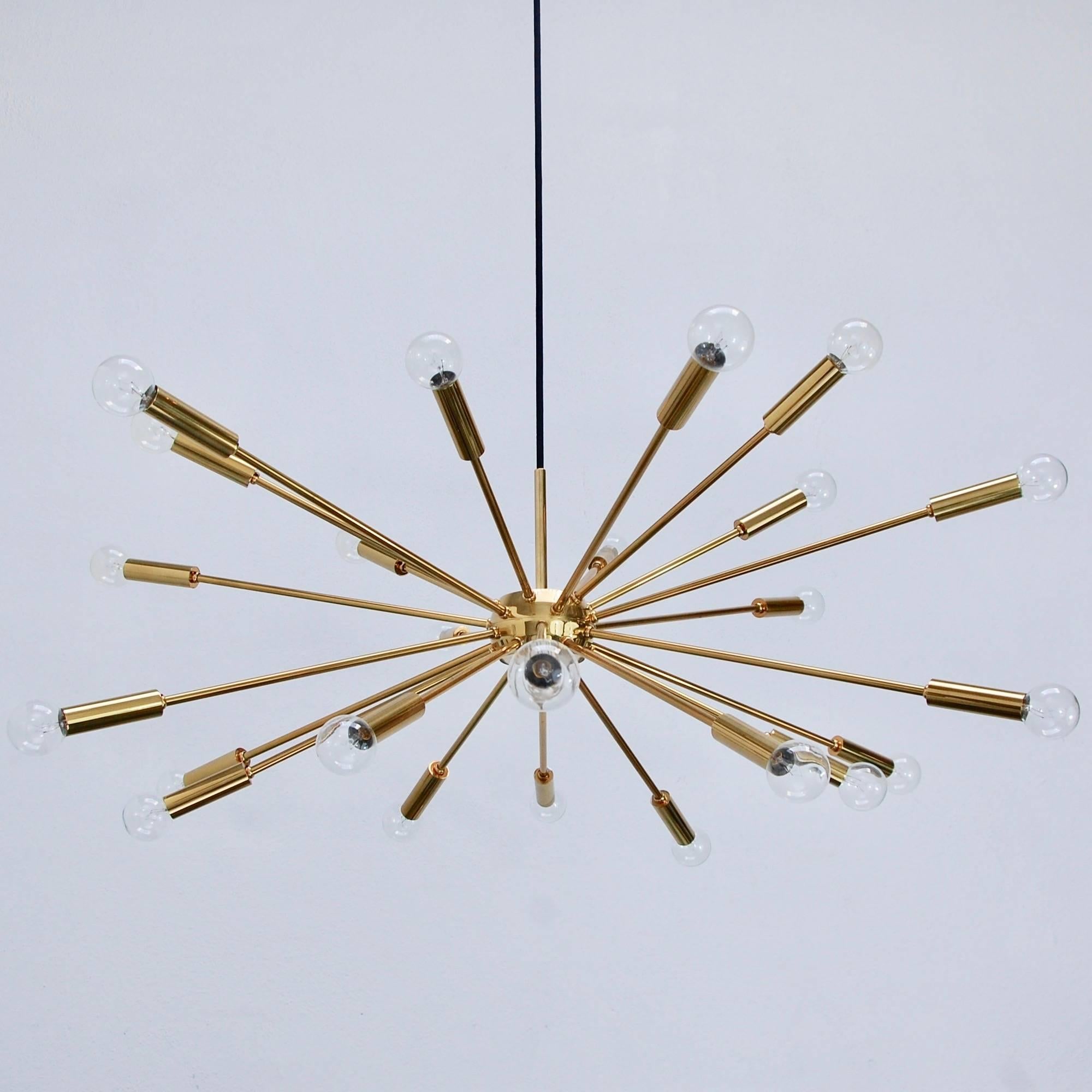 Mid-Century Modern Brass Sputnik in the Manner of Gino Sarfatti For Sale