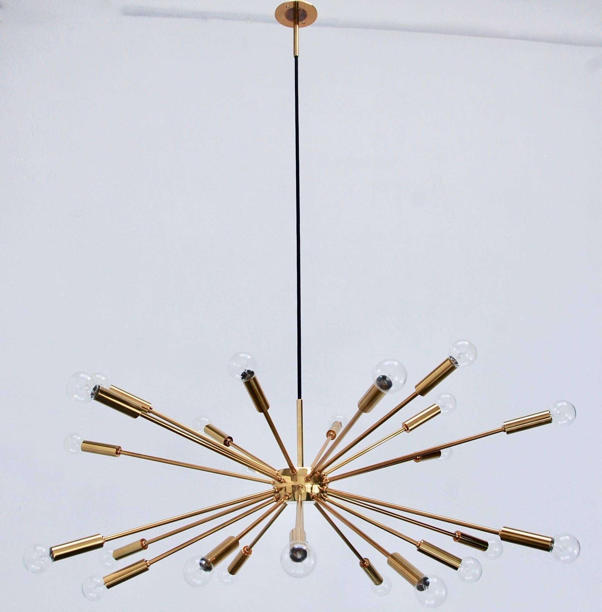 Brass Sputnik in the Manner of Gino Sarfatti In Excellent Condition For Sale In Los Angeles, CA