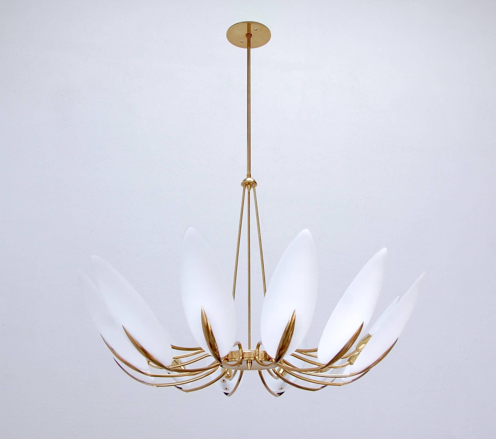 Stunning twelve-arm botanical chandelier from Mid-Century, Italy. Twelve candelabra based E26 sockets. Completely restored. Gold toned patinated solid brass. Ready to be used in the US.
Current drop: 38”.
Fixture height: 22”.
Diameter: 32”.
 