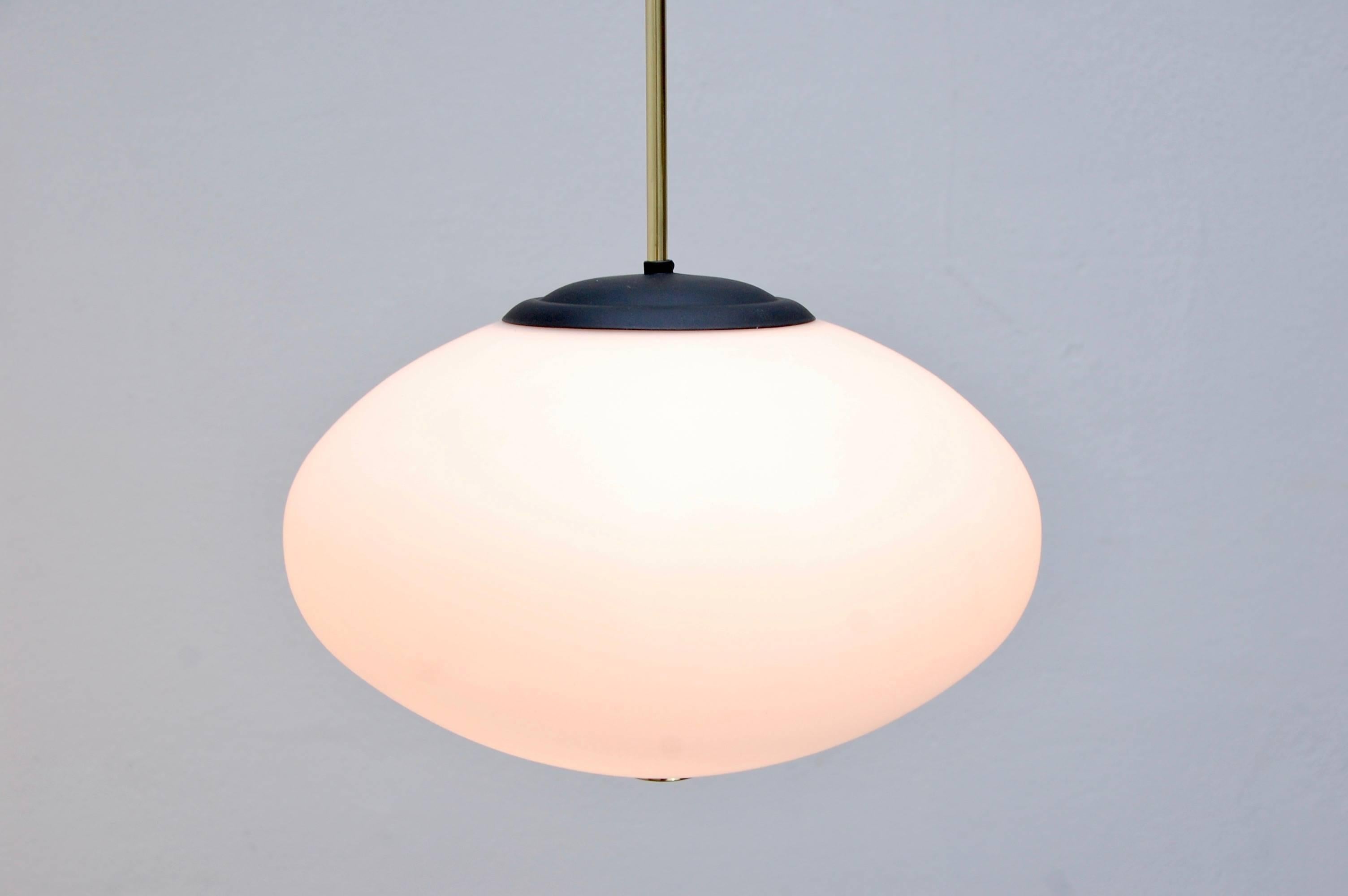 Mid-Century Omni Pendants In Good Condition In Los Angeles, CA