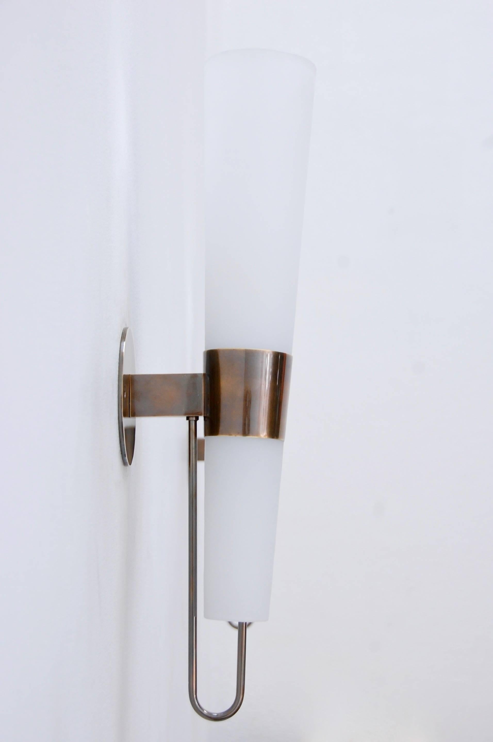 Mid-Century Modern Applique LUchiere de Lumfardo Luminaires en vente