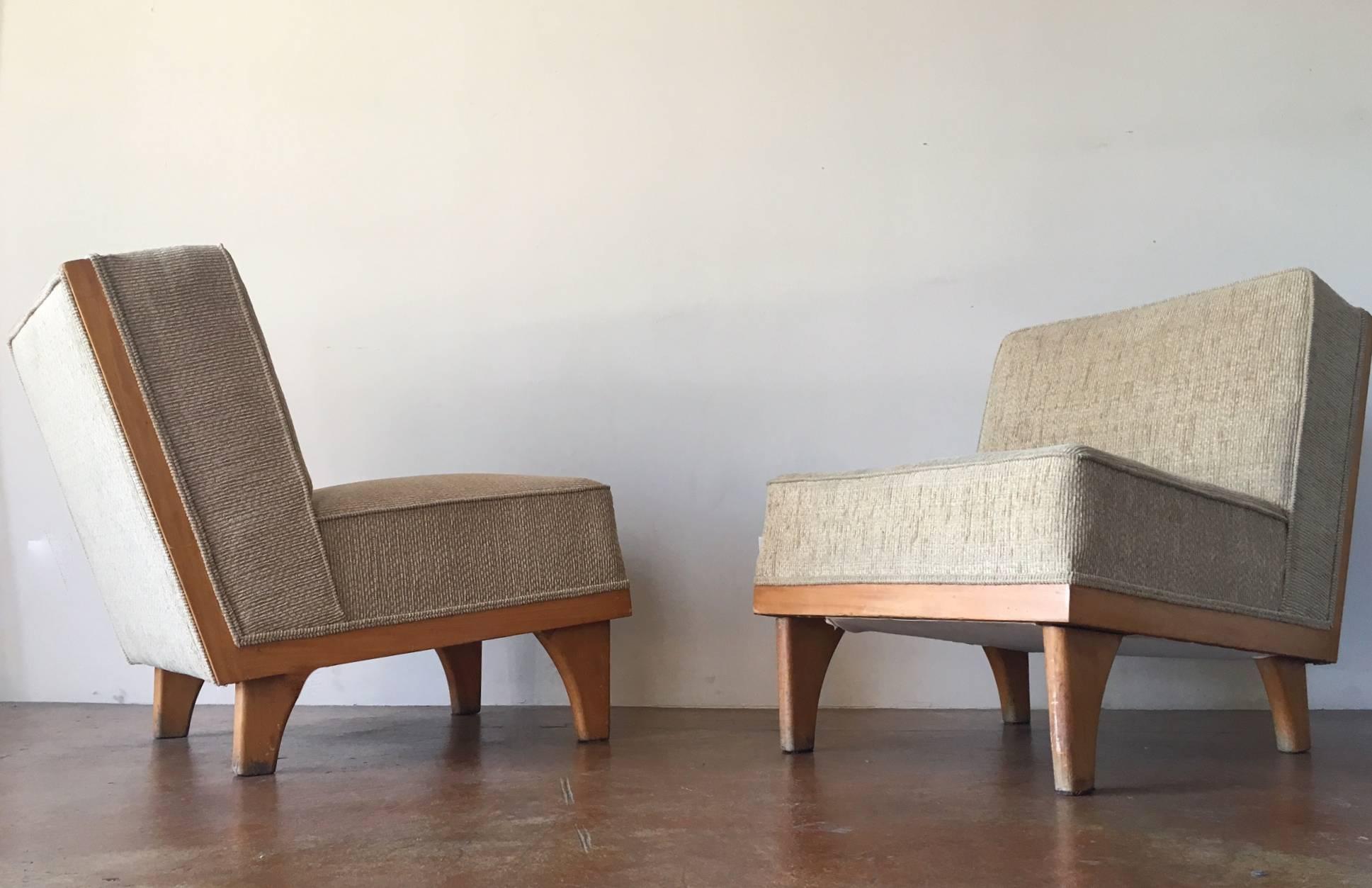 Very rare set of two lounge chairs, designed by Michael van Beuren for Domus, Mexico.
Mexico City, circa 1950s. 
Born in New York City, Van Beuren (1911-2004) studied at the influential Bauhaus School in Germany in the early 1930s, settling in