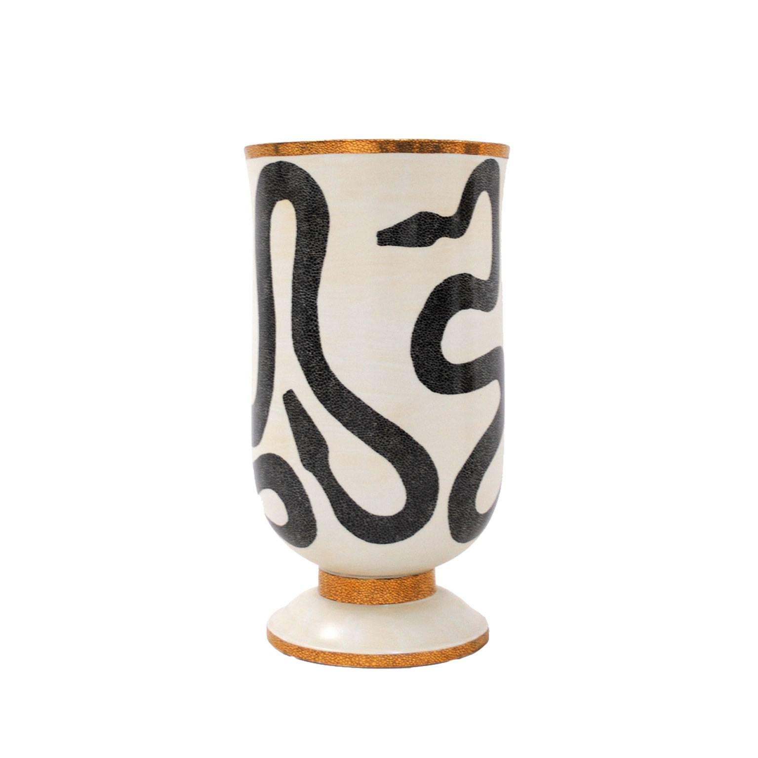 Pair of vases mod. 