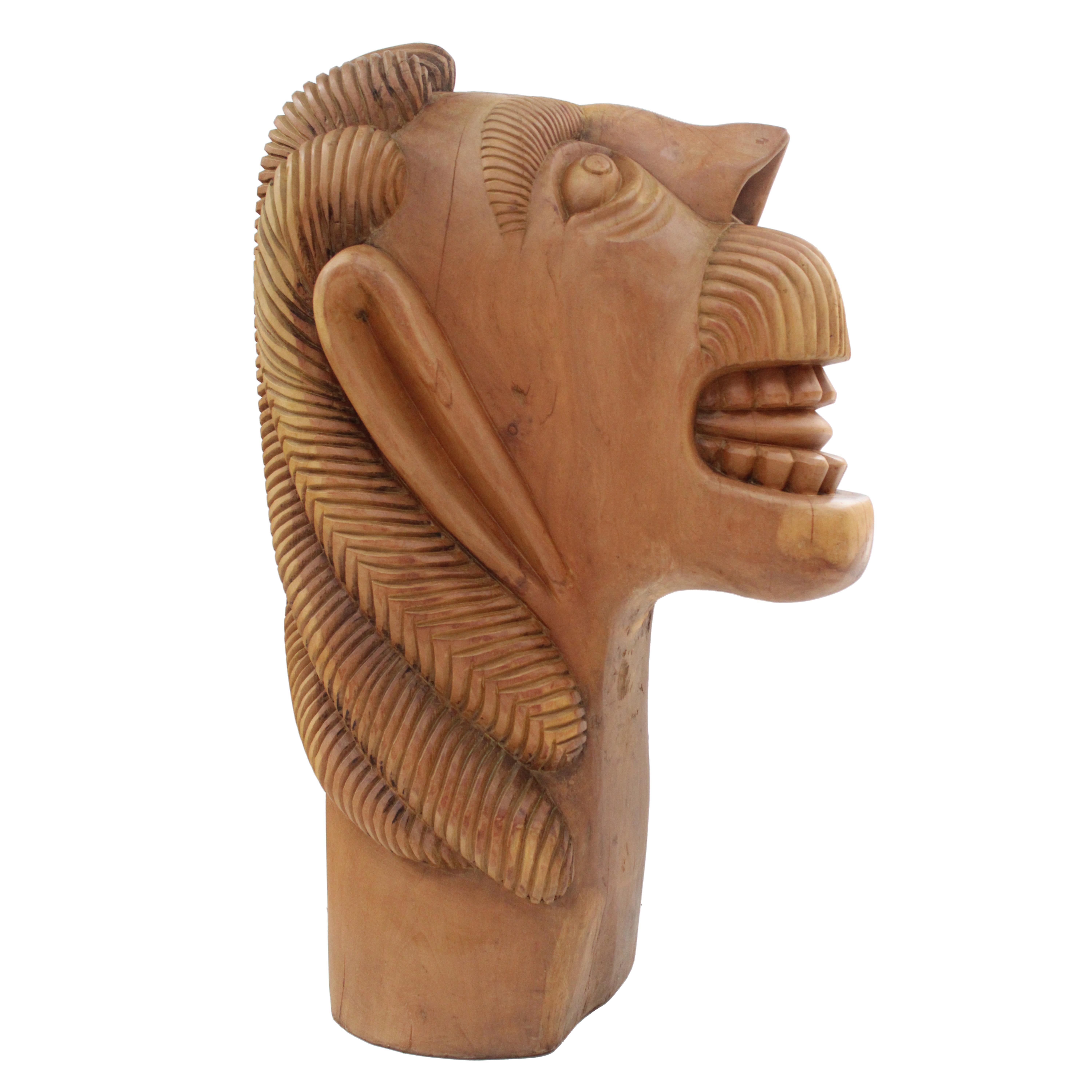 Brésilien Figure de bateau Carranca brésilien du 19e siècle de style primitiviste en vente