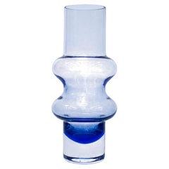 Jarrón escultural italiano de cristal de Murano azul claro con base transparente, década de los 70