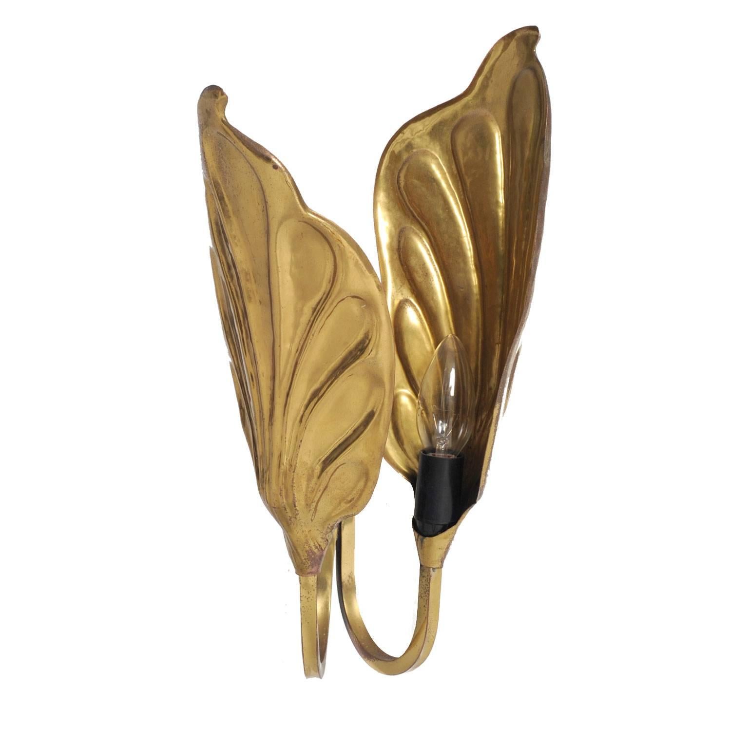 Pair of sconces by Tommaso Barbi made in brass structure. Vegetal leaf form.