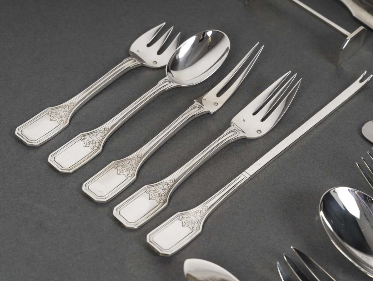 20ième siècle JEAN TETARD - Set de couverts en argent massif 199 pièces - années 1930 en vente