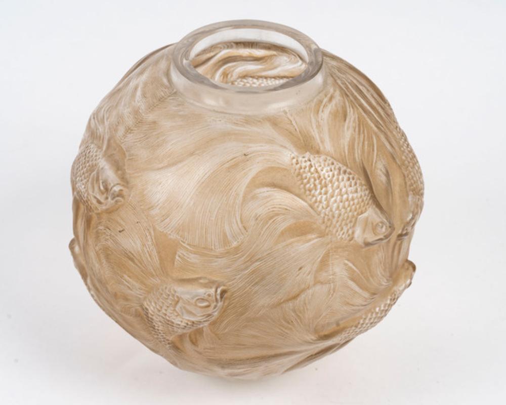 1924 René Lalique - “Formose” Vase In Excellent Condition For Sale In SAINT-OUEN-SUR-SEINE, FR
