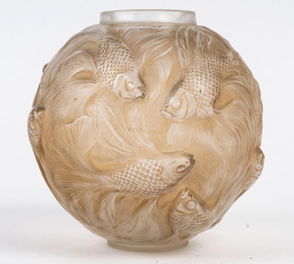 French 1924 René Lalique - “Formose” Vase For Sale