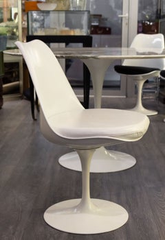 Eero Saarinen (1910-1961) For Knoll International. Swivel Chair Model "tulip"