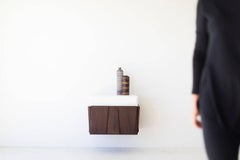 Schwebender Nachttisch, 1705, Craft Associates Furniture