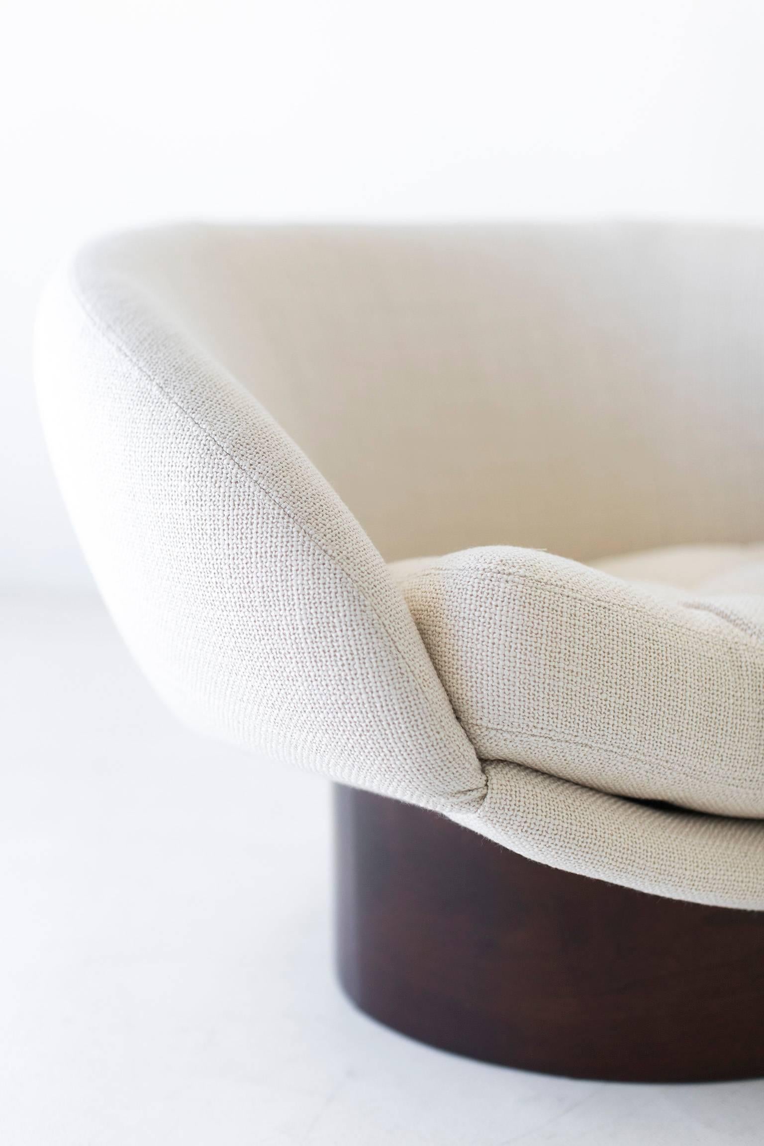 Mid-Century Modern Modern Lounge Chair