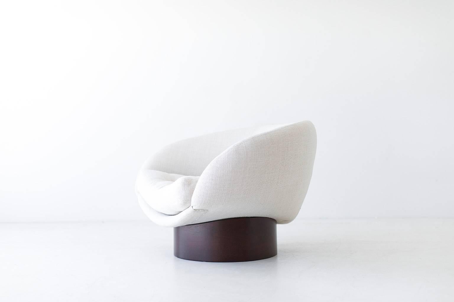 Modern Lounge Chair 2