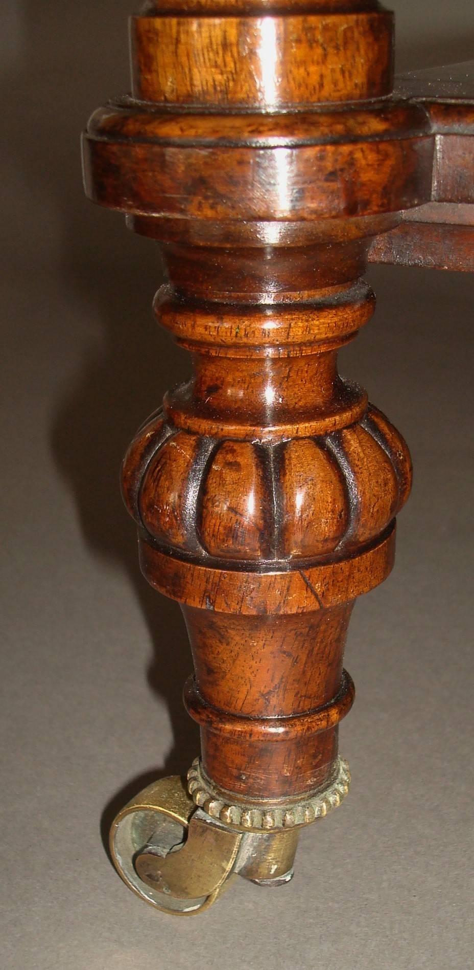 19th Century Burl Walnut Three-Tier Étagère For Sale 2