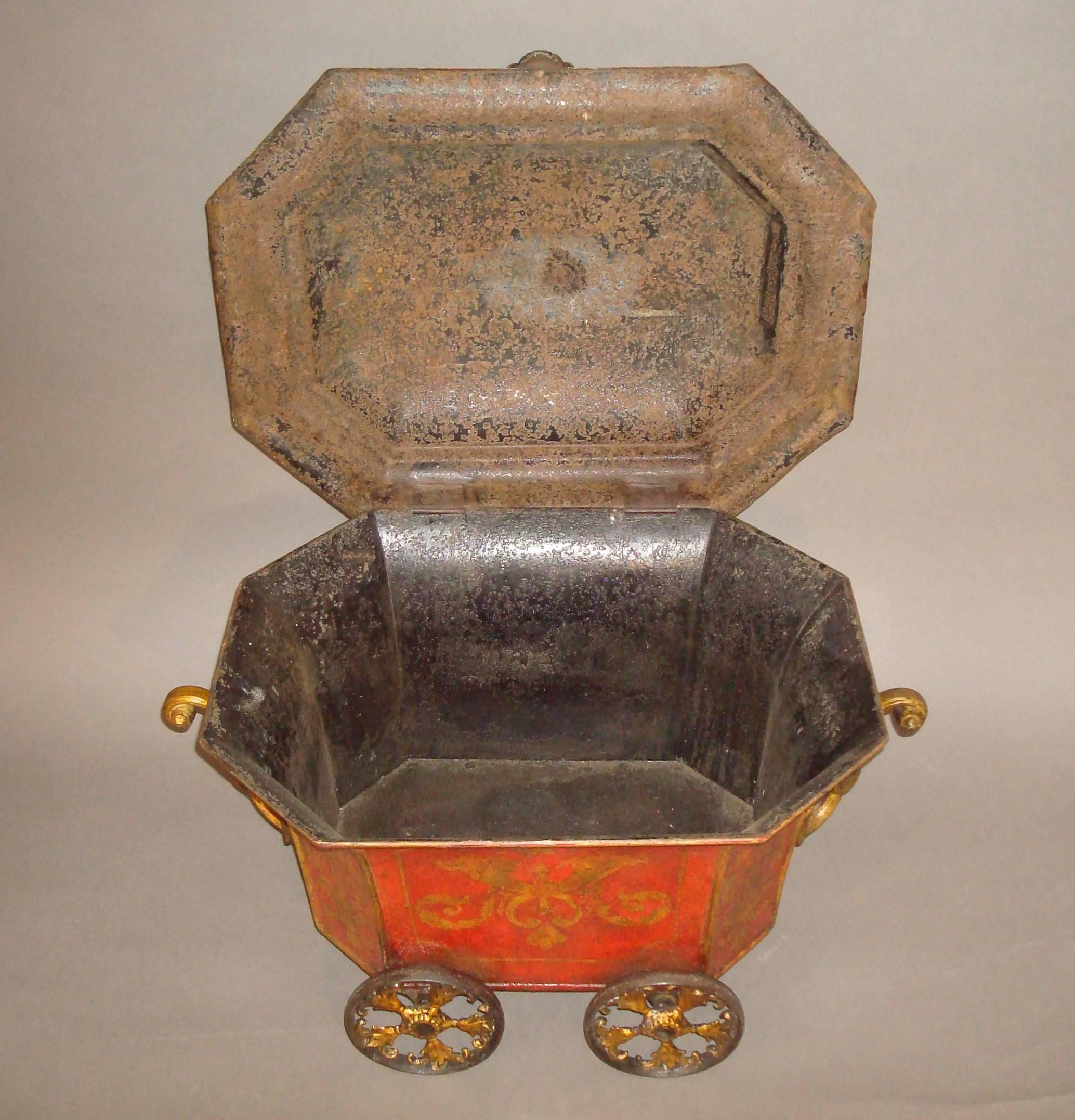 Regency Painted Tole Coal Box or Coal Hod In Good Condition For Sale In Moreton-in-Marsh, Gloucestershire