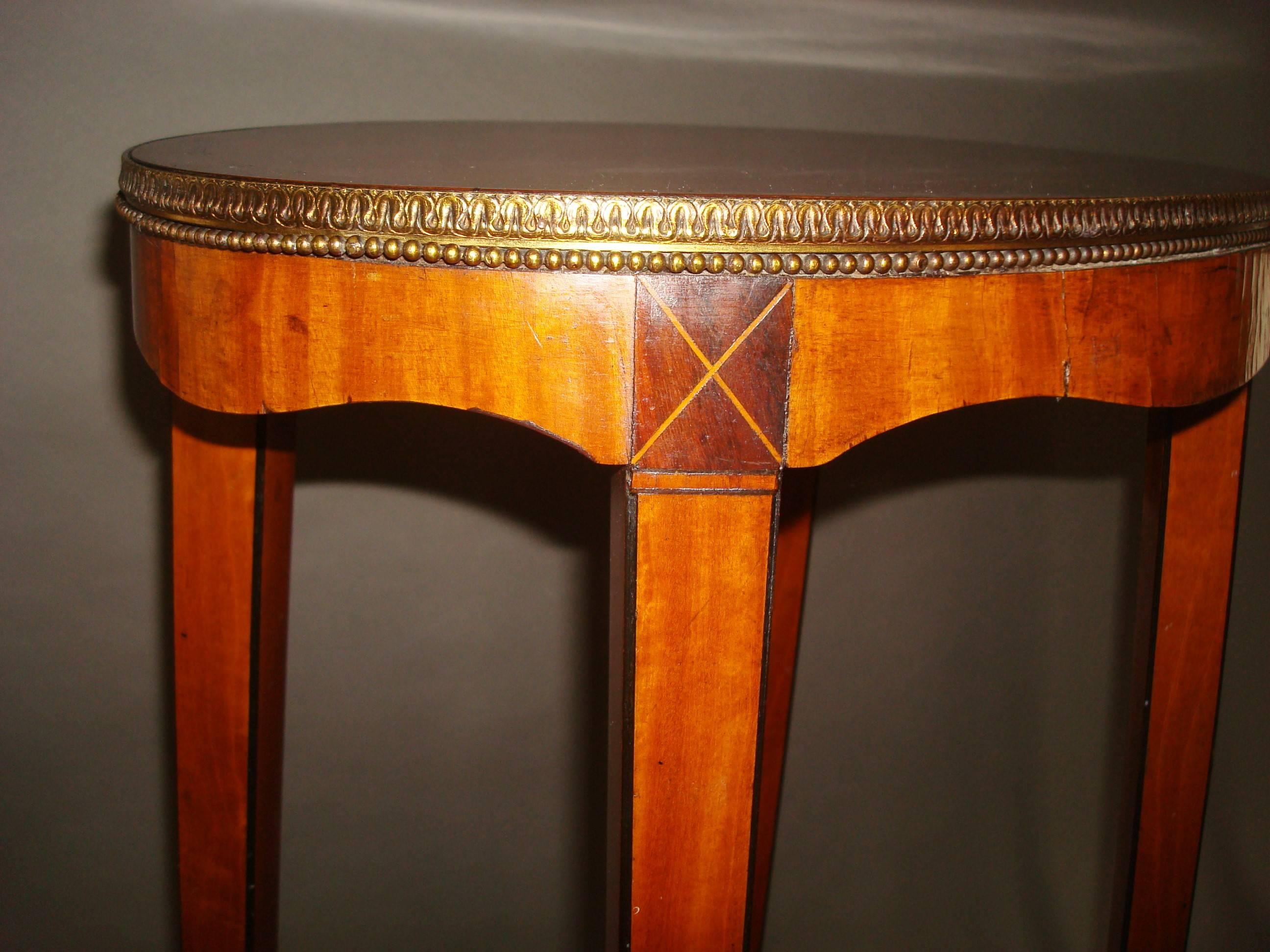 Elegant George III Matched Pair of Satinwood Urn Stands For Sale 4