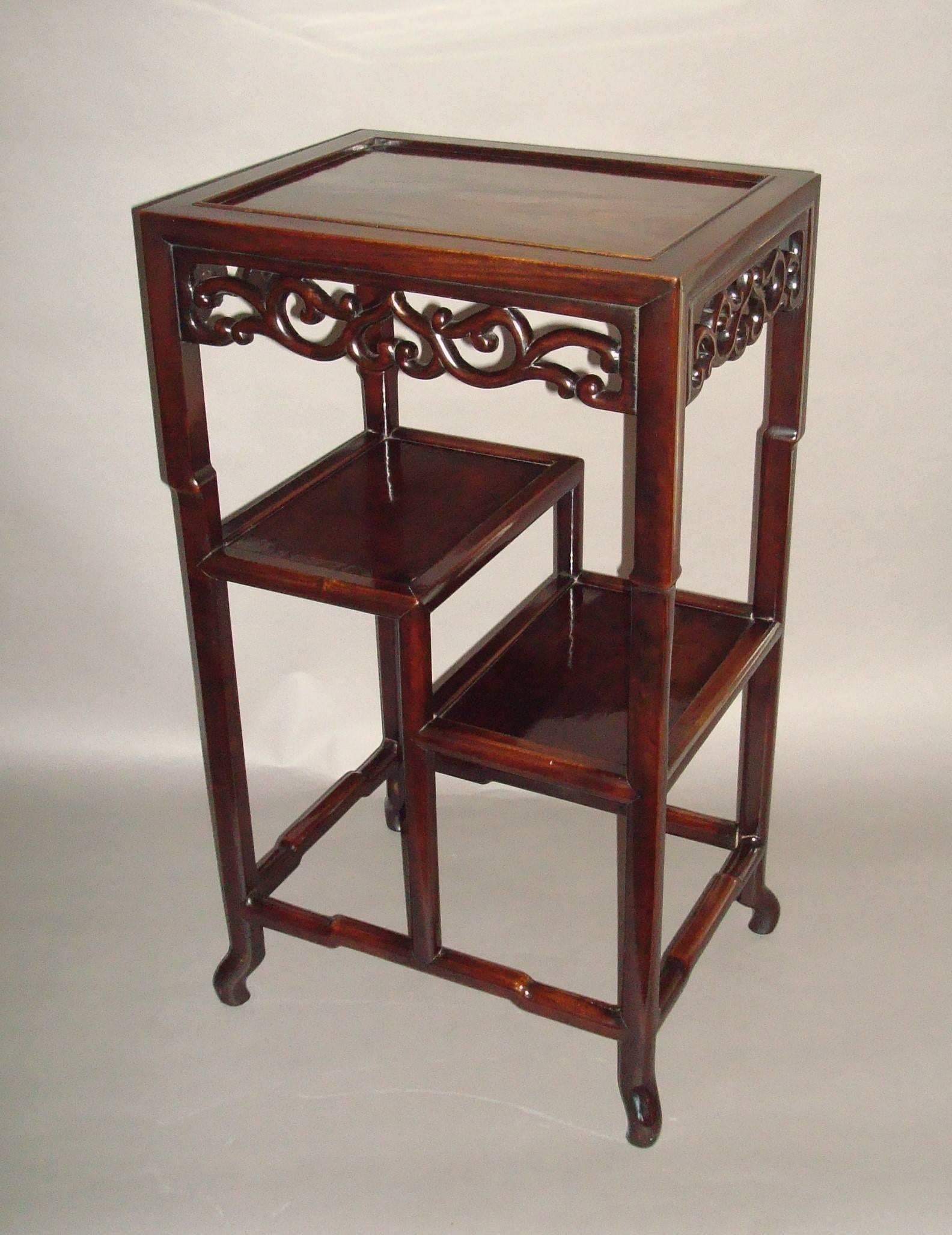 19th Century Chinese Hongmu Stand In Excellent Condition For Sale In Moreton-in-Marsh, Gloucestershire