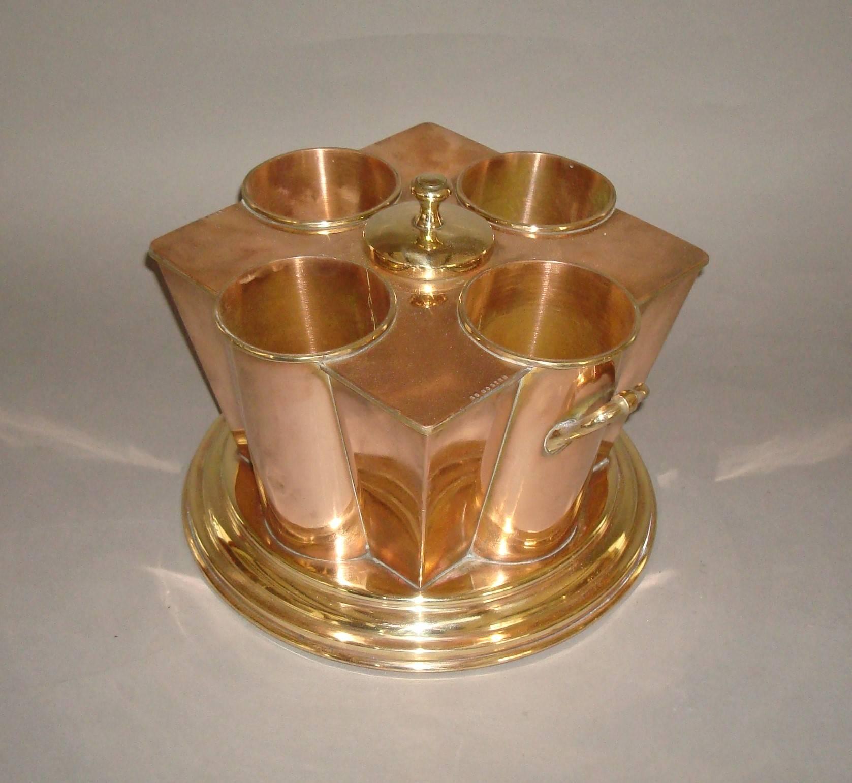 English Early 20th Century Pair of Copper and Brass Champagne Coolers For Sale