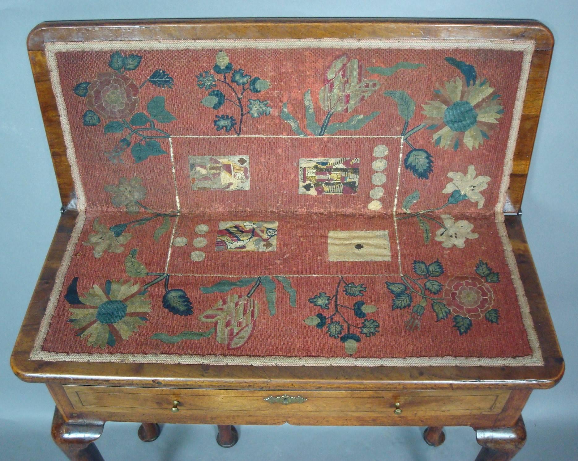 George I Walnut Card Table In Good Condition For Sale In Moreton-in-Marsh, Gloucestershire
