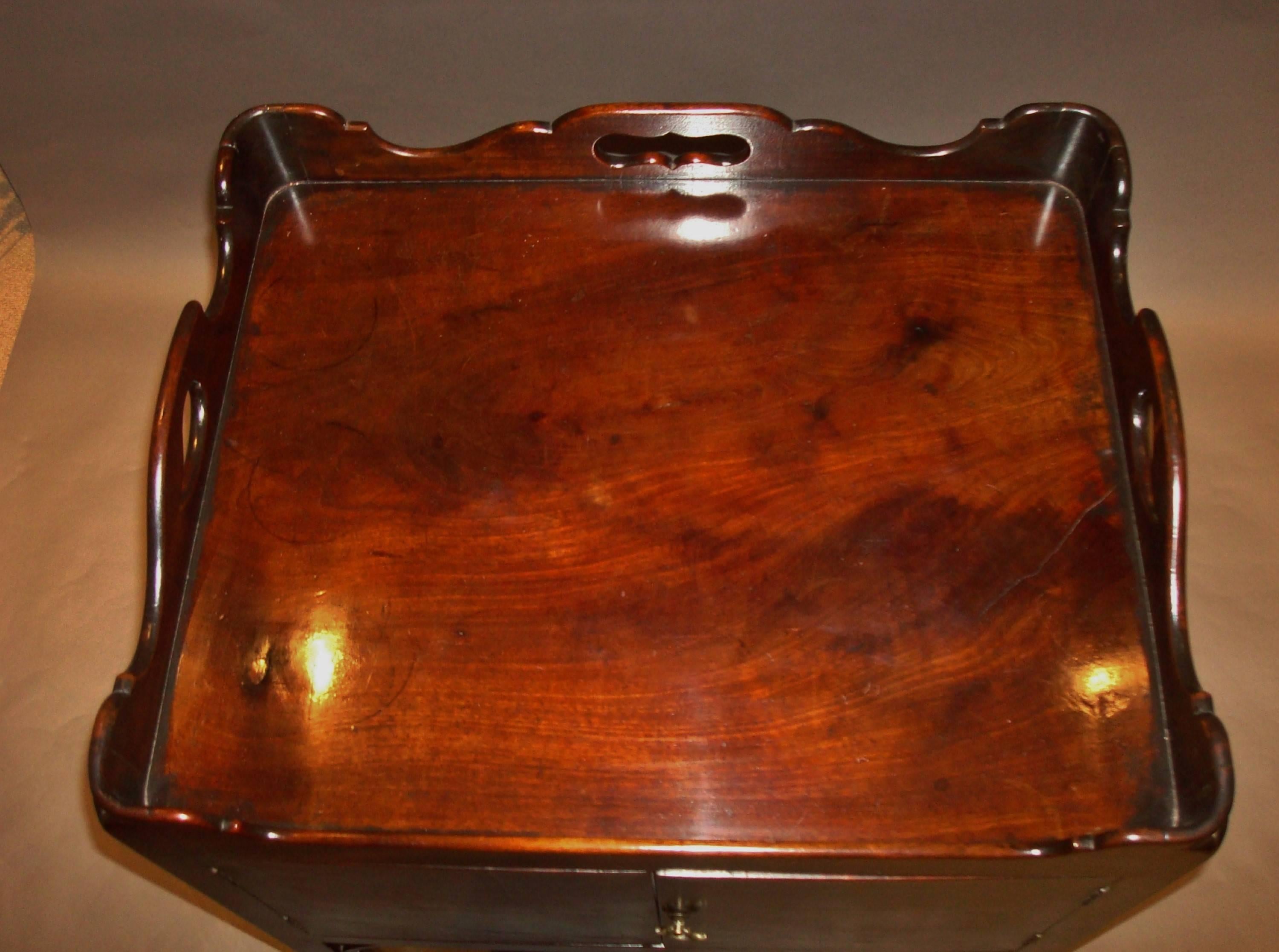 English Georgian Mahogany Tray Top Bedside Cabinet For Sale