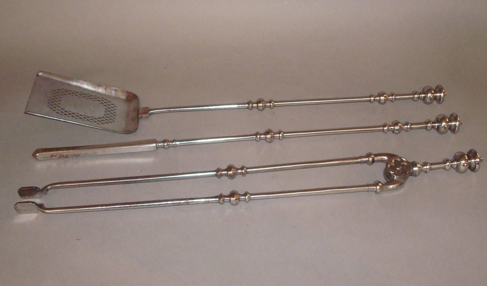 George IV Set of Polished Steel Fire Irons or Fire Tools In Excellent Condition For Sale In Moreton-in-Marsh, Gloucestershire
