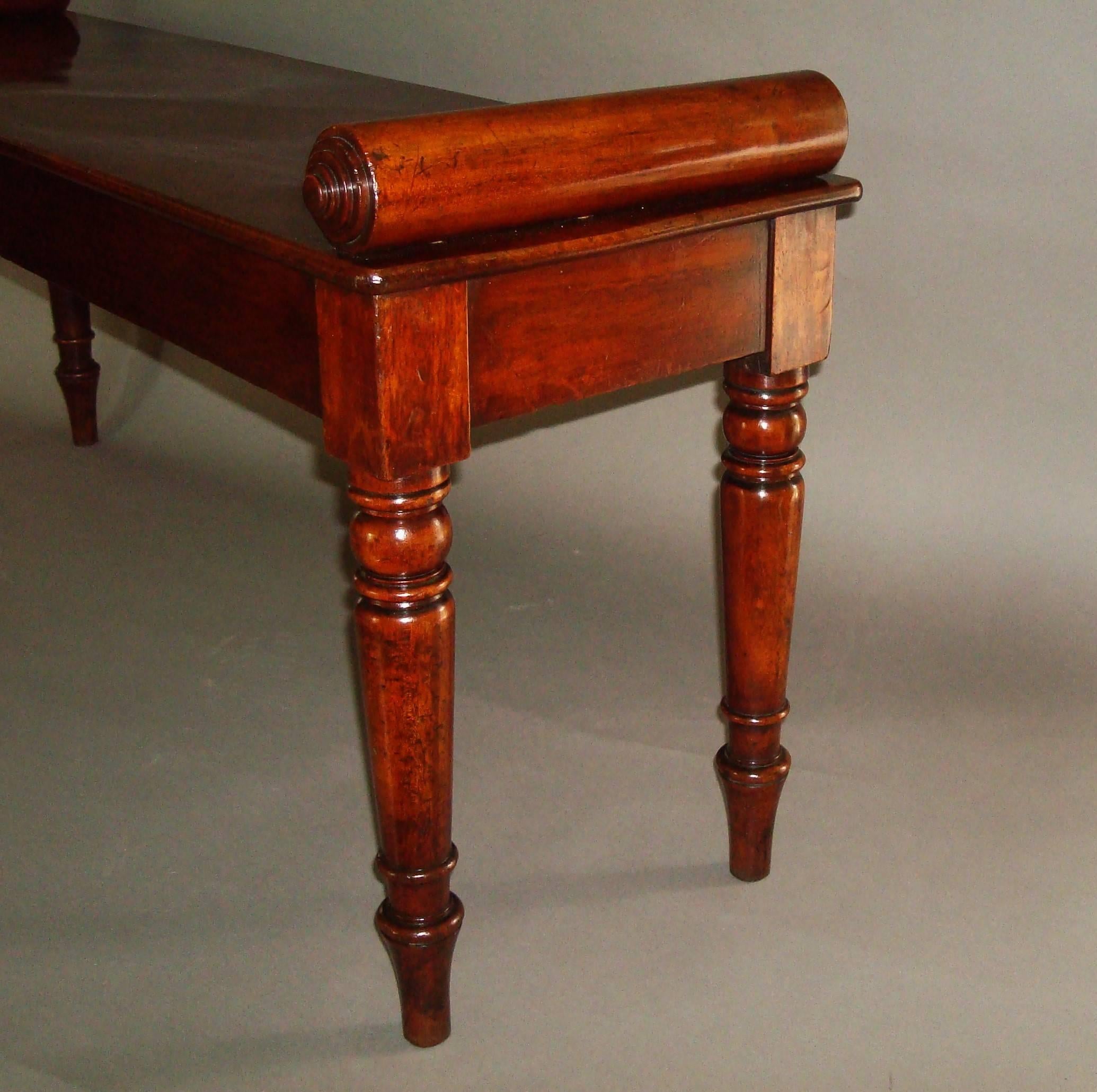 Regency Mahogany Hall Bench or Window Seat In Excellent Condition In Moreton-in-Marsh, Gloucestershire