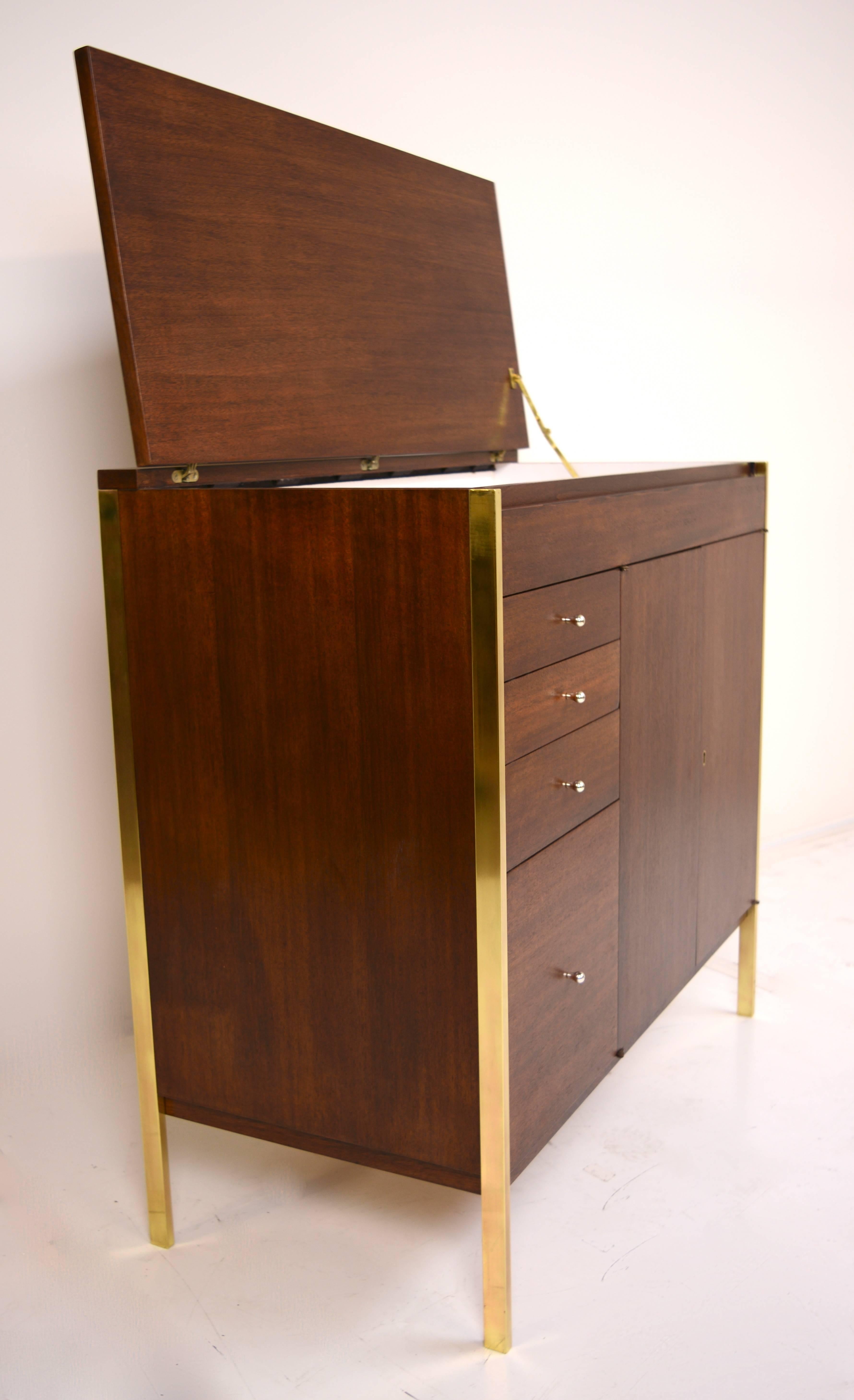 Mid-Century Modern Paul McCobb Connoisseur Collection Bar Cabinet For Sale