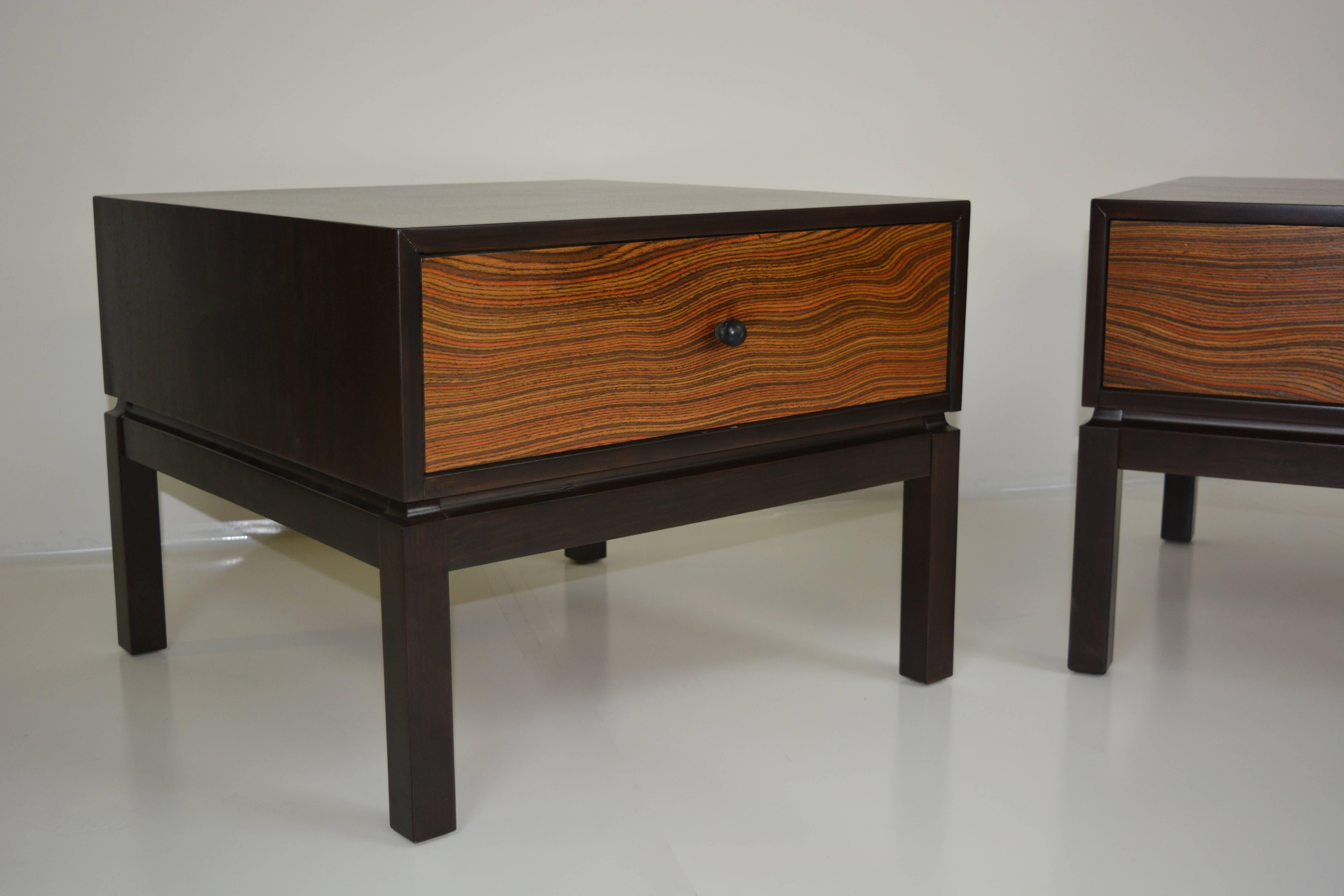 Mid-20th Century Pair of Mahogany and Zebra Wood Nightstands