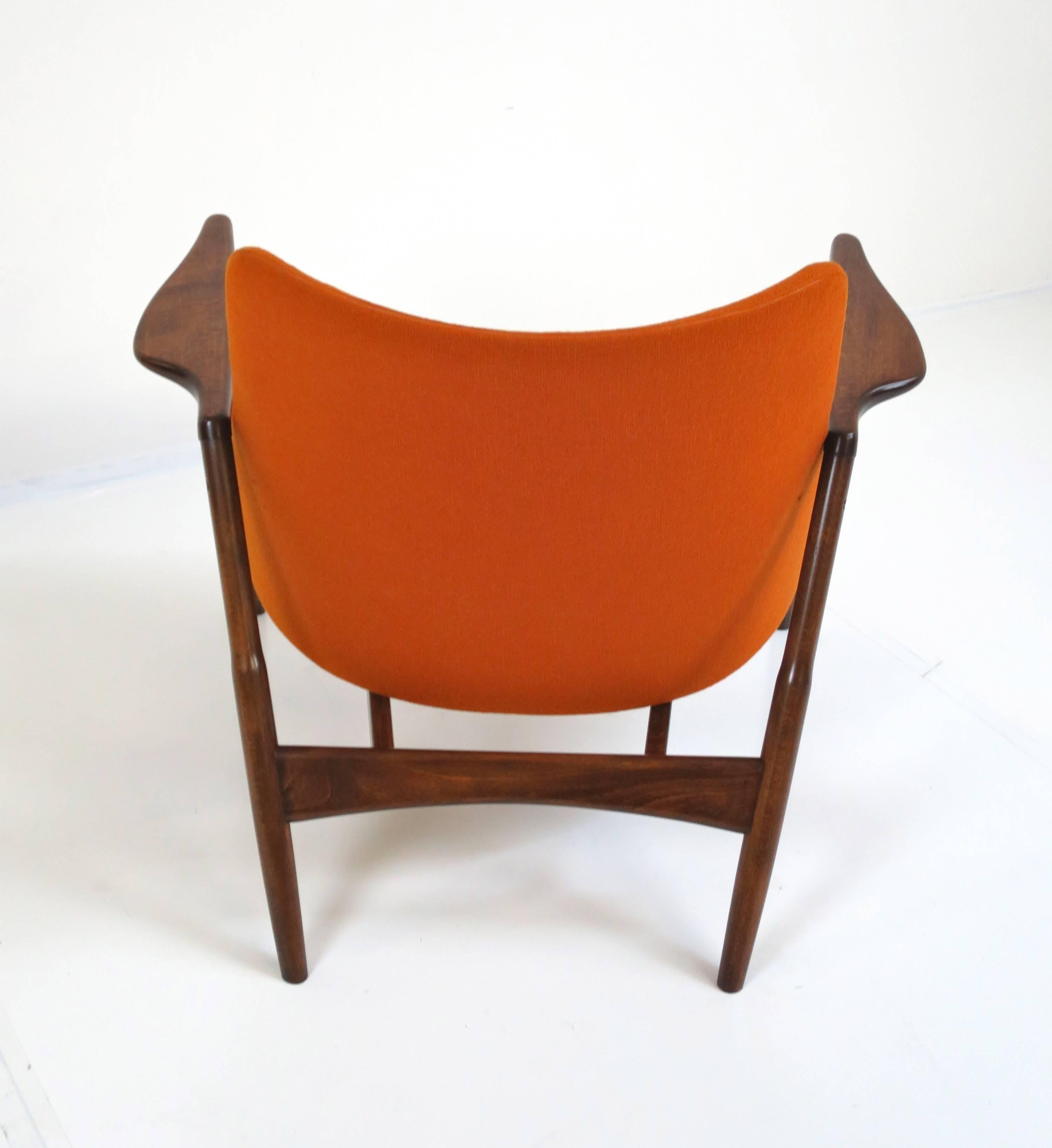 Mid-20th Century Rare Ib Kofod-Larsen Lounge Chair and Ottoman for Selig For Sale