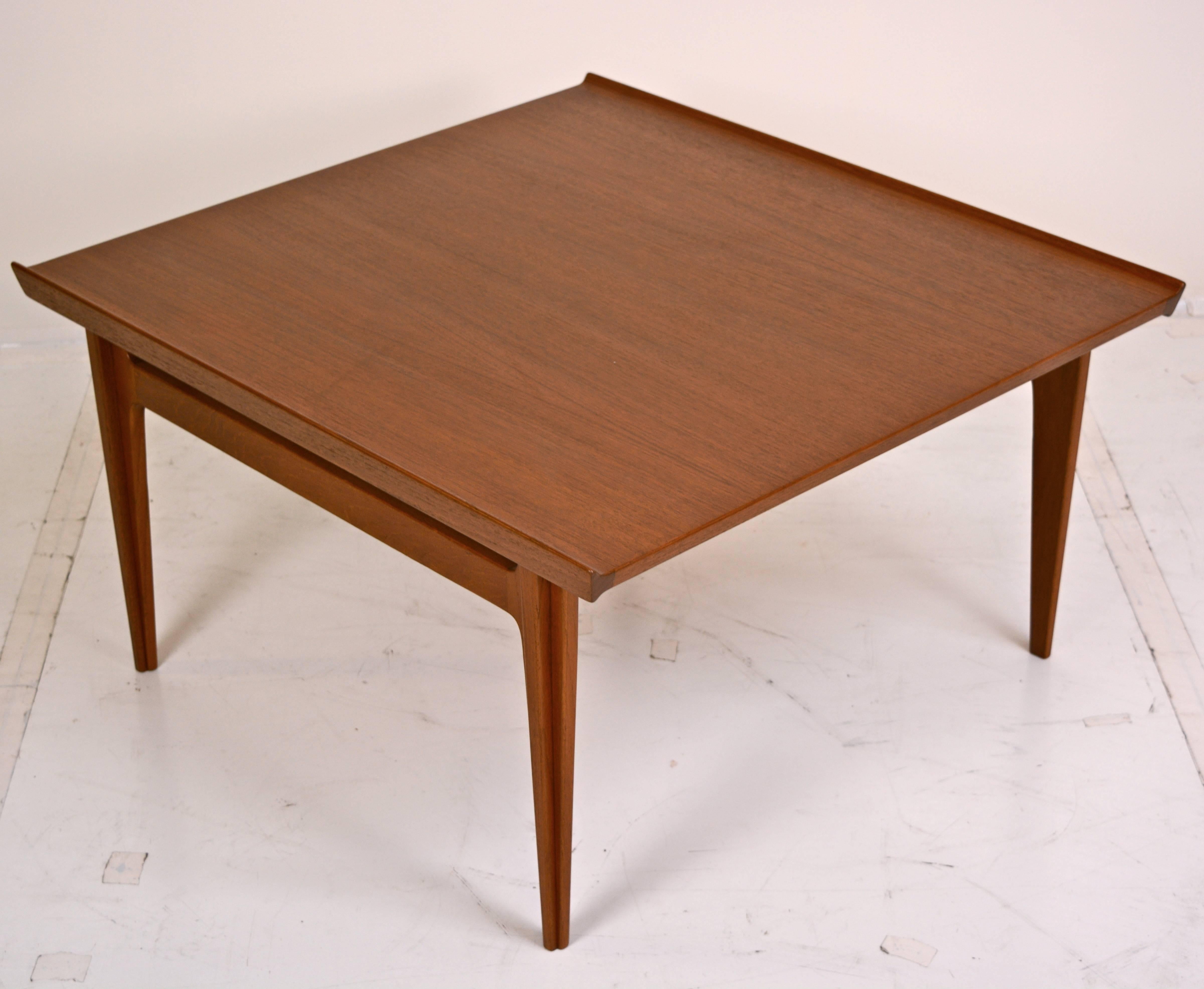 Rare coffee table model 533 in solid teak designed by Finn Juhl. Produced by France & Søn in Denmark.