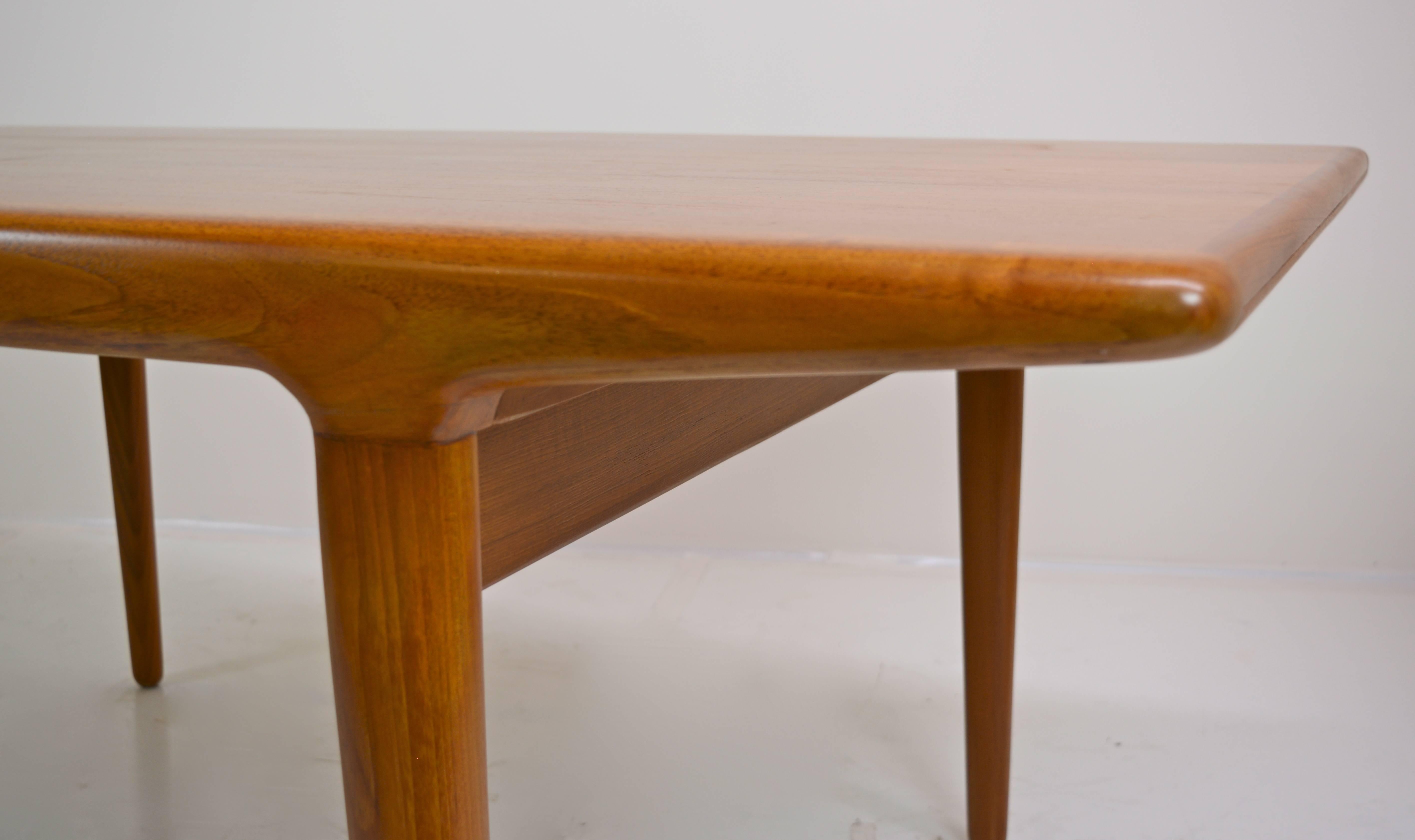 Danish Modern Teak Dining Table by Niels Moller In Excellent Condition In San Diego, CA