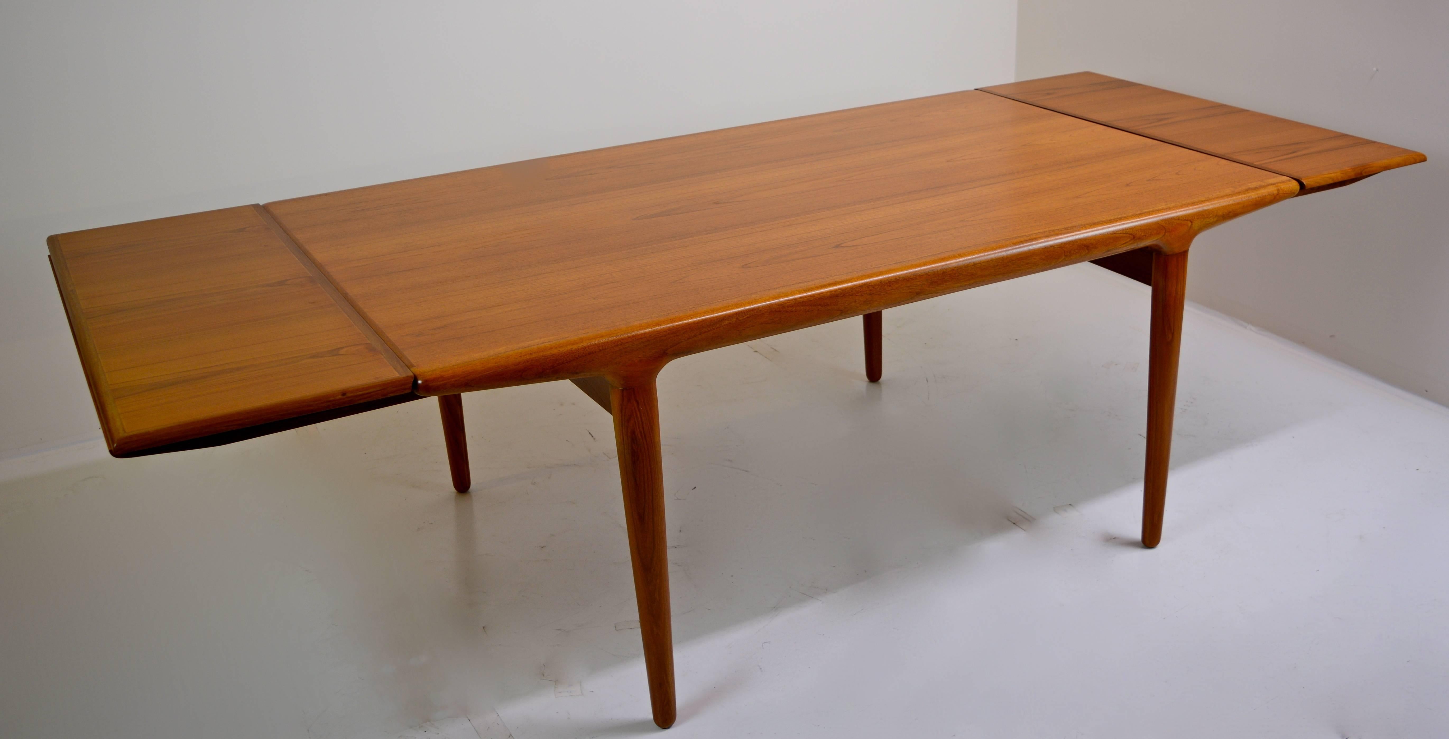 Mid-20th Century Danish Modern Teak Dining Table by Niels Moller