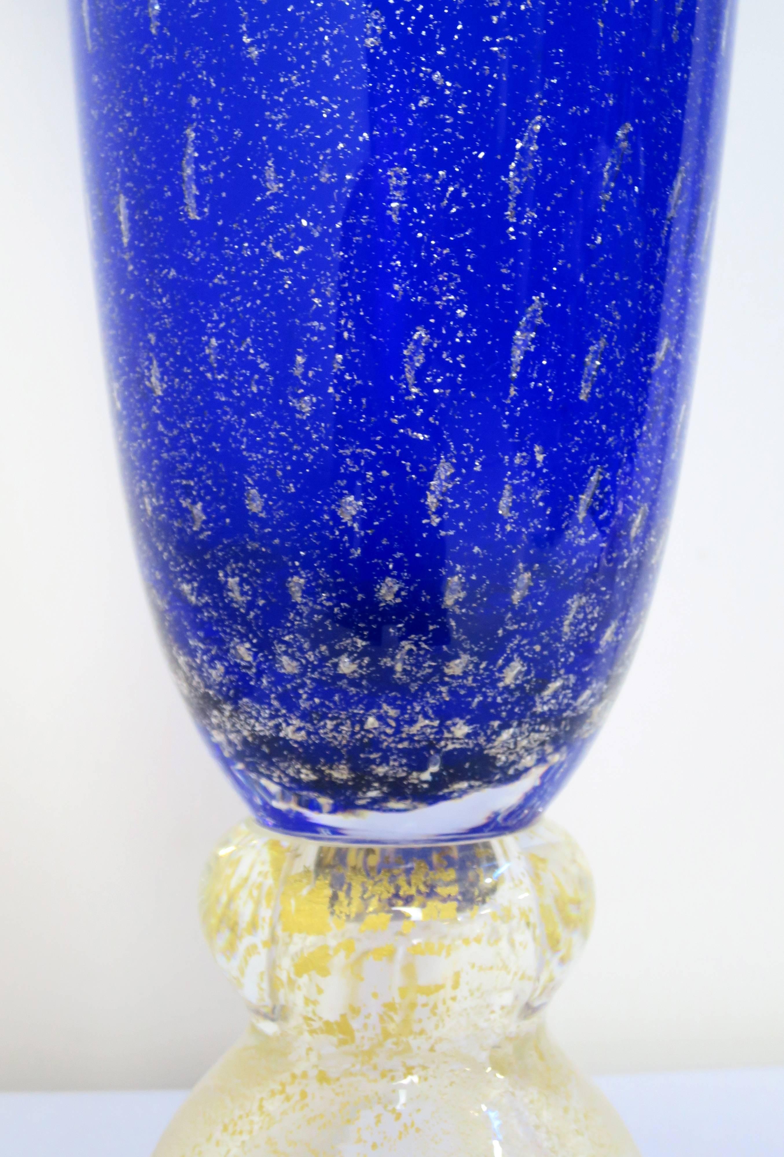 Exquisite Pair of Large Royal Blue Murano Glass Vases For Sale 1