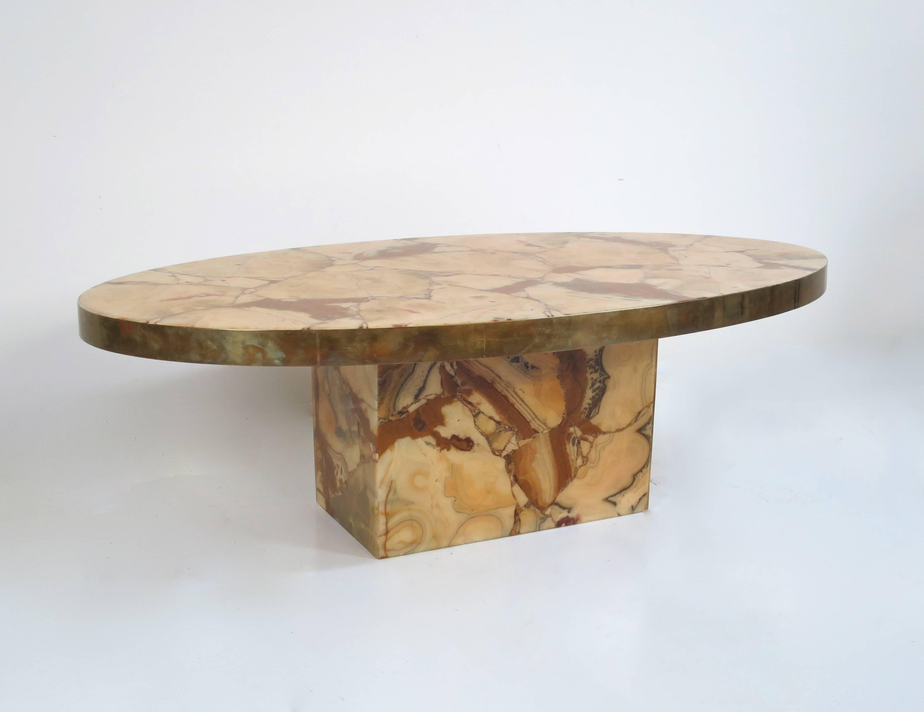 Mexican Onyx and Brass Oval Coffee Table, circa 1970s