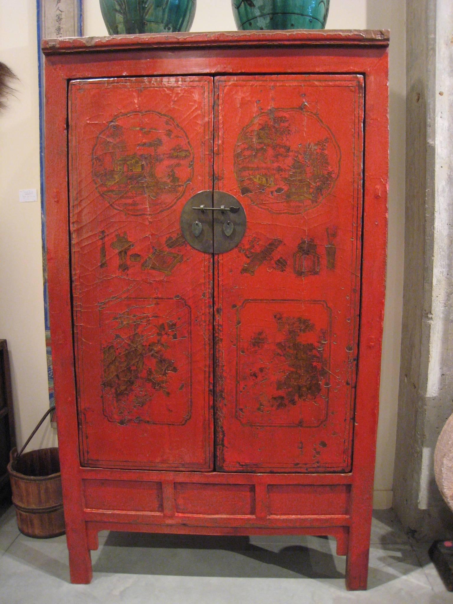 Antique Chinese  Lacquered Cabinet With Highly Detailed Painted Images For Sale 4