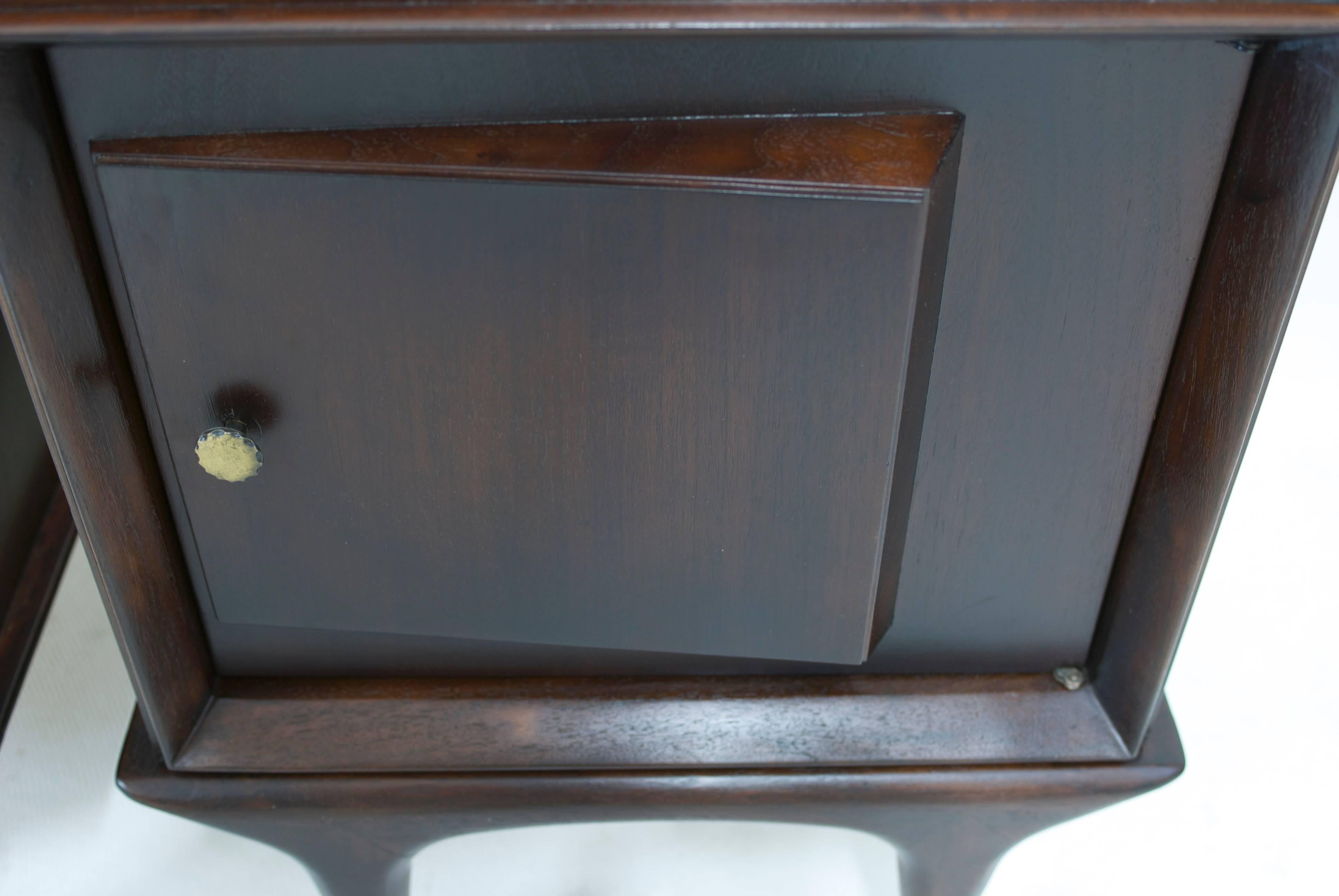 20th Century Pair of Mahogany and Brass Mid-Century Nightstands