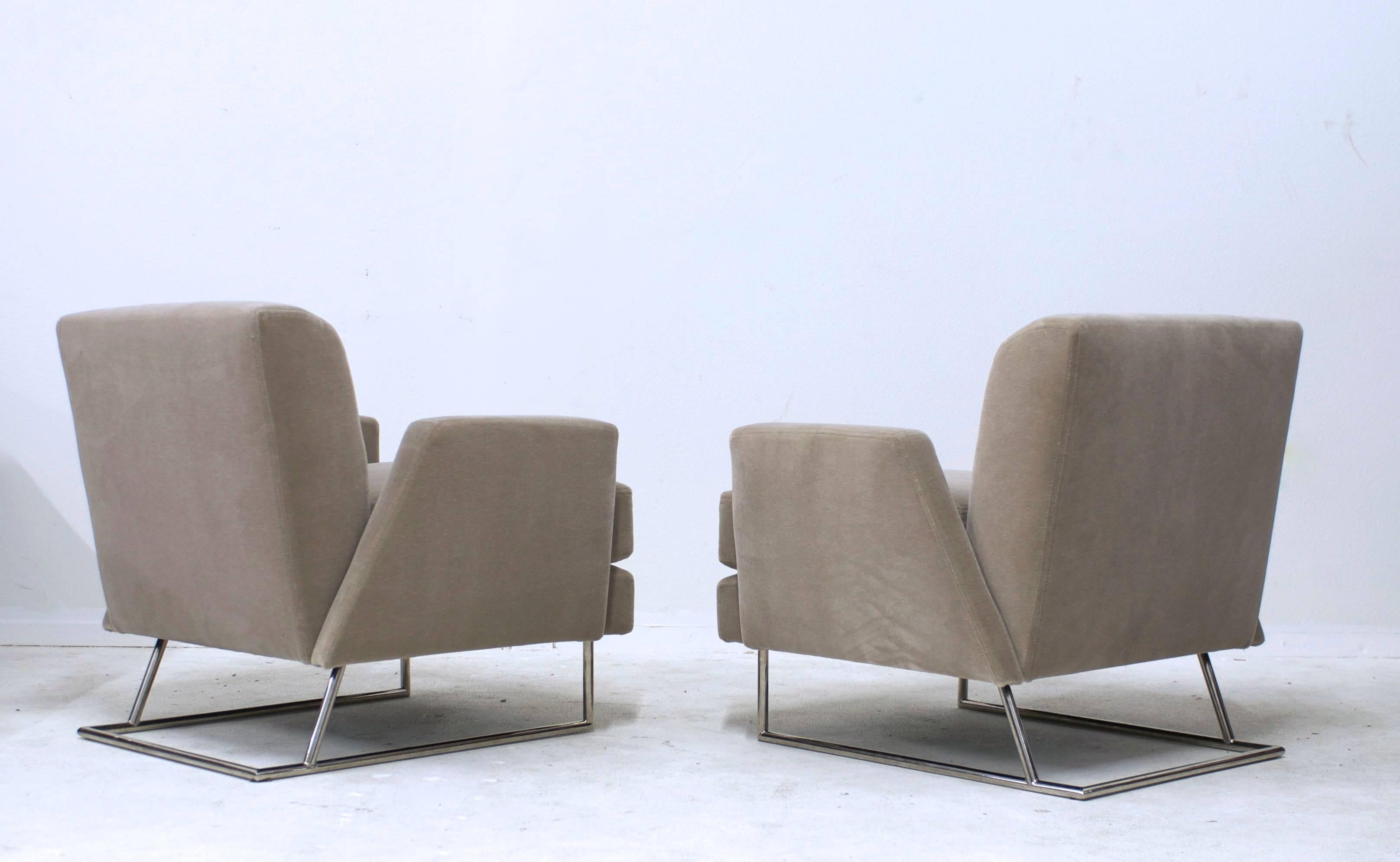 Pair of Lounge Chairs in Mohair with Thin Polished Steel Base In Excellent Condition In Palm Springs, CA