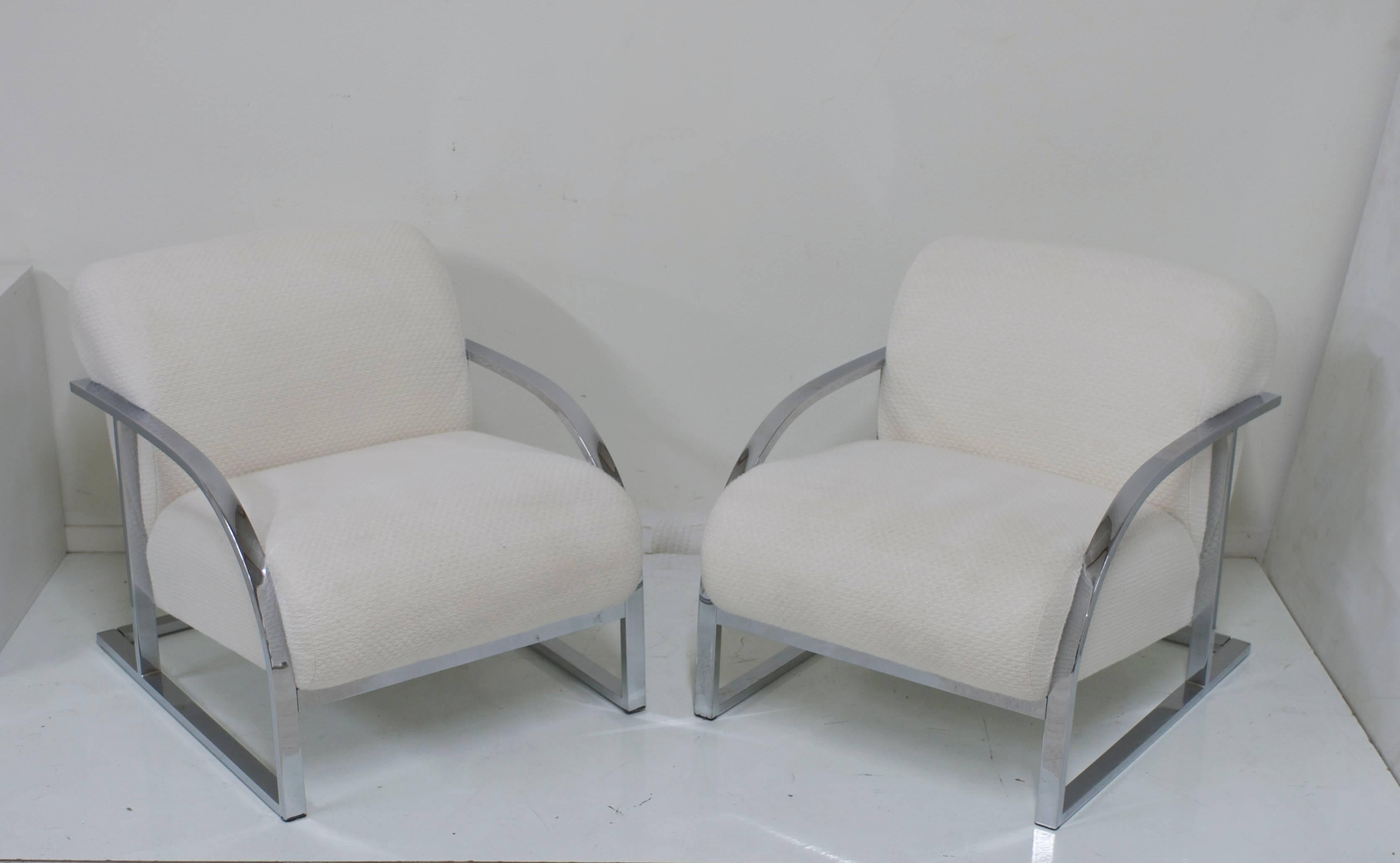 Mid-Century Modern Pair of Milo Baughman Polished Chrome Curved Arm Flat Bar Lounge Chairs